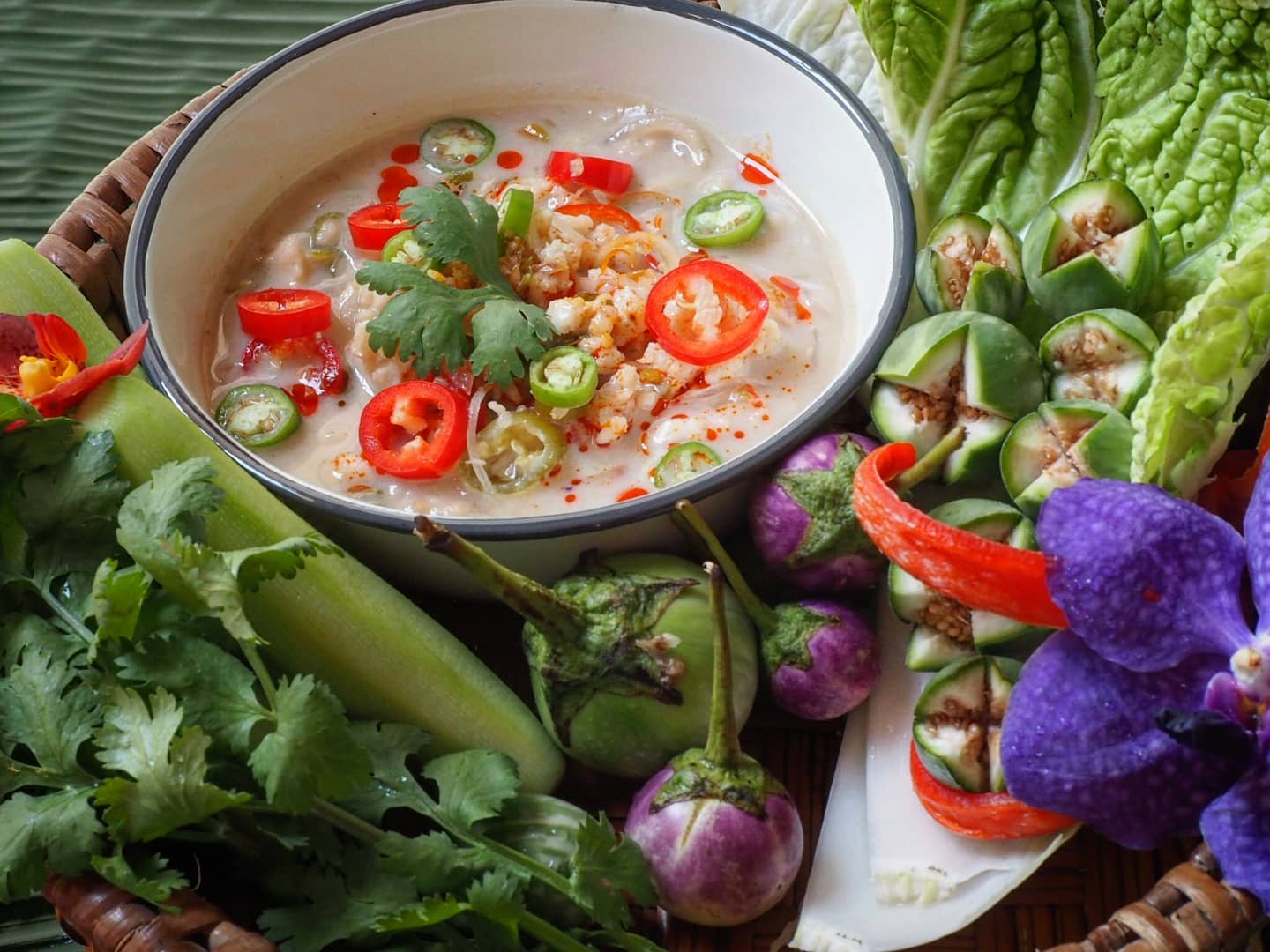 ร้านอ้นส้มตำปูม้า, ไผ่ขวาง, Zaab Station, เอมโอช by The Story, ครัวกางนา, คุ้มขวัญเจ้าเอย, ร้านบ้านเด, กุ่ยหมง, สวนอาหารเบญจรงค์ สุพรรณบุรี, ขัวะ, ลายน้ำ, มุมสบายครัวริมคลอง, ข้าวต้มโกเฑียร, นพรัตน์ ภัตตาคาร, กุ้งเป็น (เจ๊เน้ย), ขนาบน้ำสุพรรณบุรี and mellow, เรือนแพ (ครัวสุพรรณ) &amp; รีสอร์ท, ริมคลองเฮ้าส์, สุรชัยปลาเผา บึงไผ่แขก, Taiheiyo sushi suphanburi