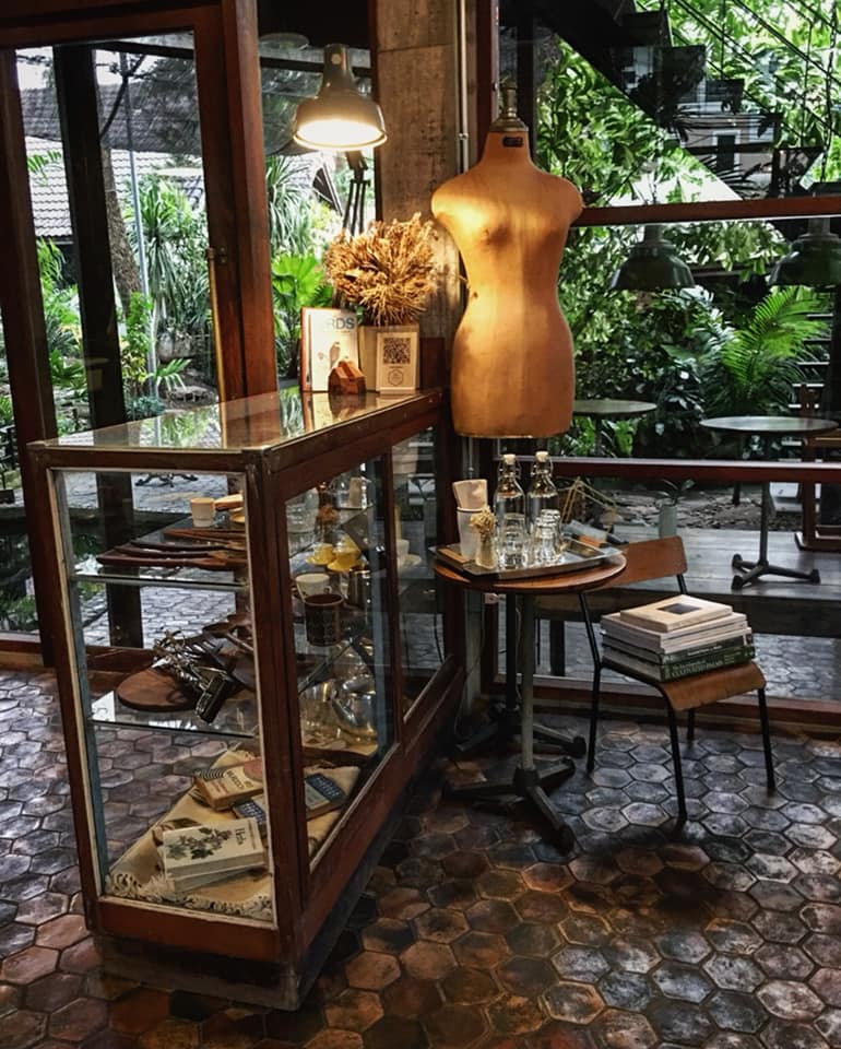 White House Forest, เกษม : KASEM Coffee, Rosie.nak, Luk Labb Coffee, Grande KAFE, KFD in Town, สวรรค์บ้านนา คาเฟ่ Food &amp; Drink, กอหญ้า คาเฟ่, ณ บุ่ง Coffee, polar polar CAFE', Yellow Pumpkin, ร้าน Yellow Pumpkin เปิดบริการตามปกติ 11.00-17.00 น. (ปิดวันพฤหัสบดี), I'm home cafe, ประจำอำเภอ, glinfon, 382 Space Café, La-Moon cafe'