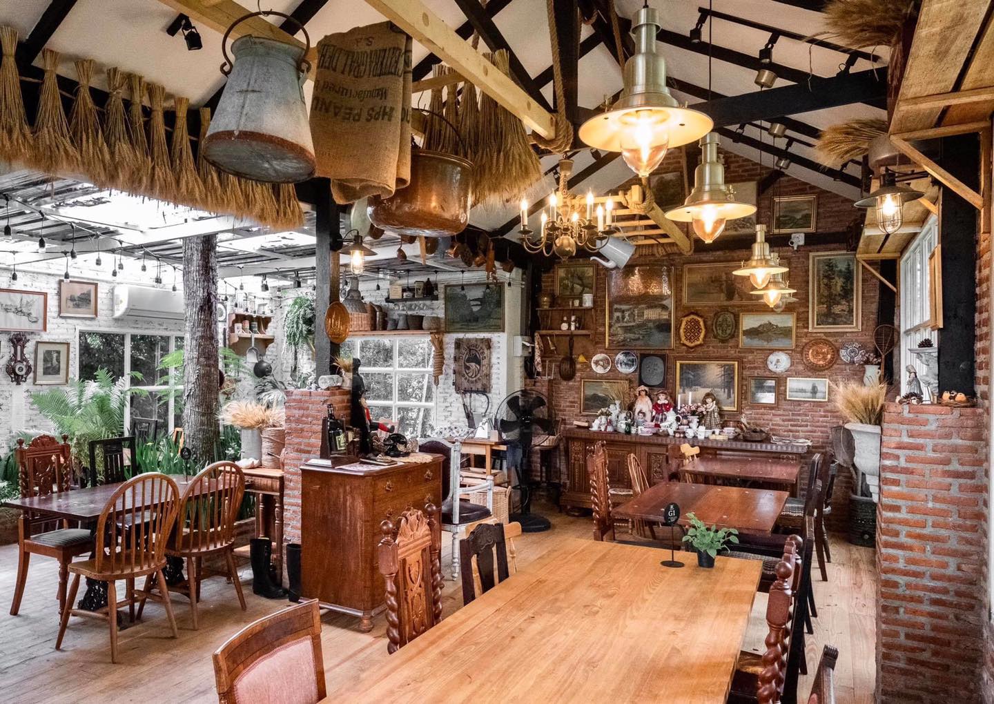 BOHO STORY CAFE, Z2 Cafe, Cafe ริมบัว กาญจนบุรี, DAY'S CAFE, RAVI RIVA CAFE, มีนา cafe', ลำยวน กาญจนบุรี