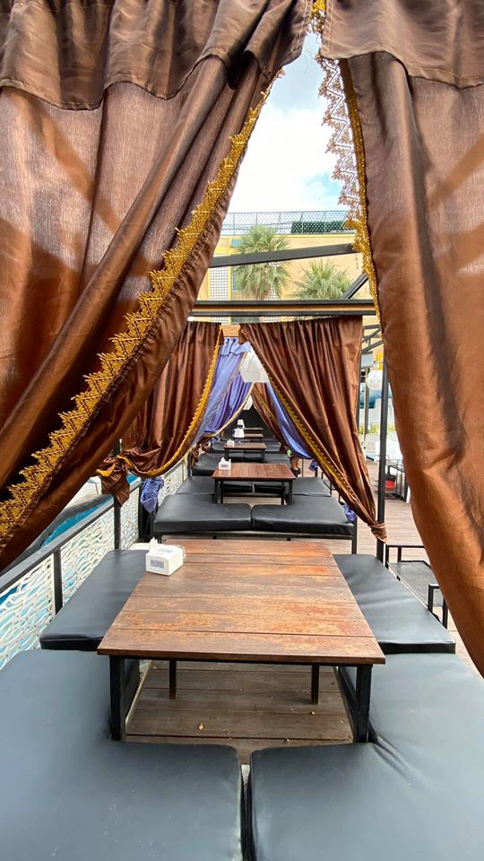 Grande Centre Point Ploenchit, ครัวจำแลง แปลงกาย, Sortrel Sathorn, บ้านน้ำเคียงดิน, ปลาอยู่เย็น, Samsen Villa, ครัวกรุงเทพ, Maldives Maodeep, Waterside Karaoke Restaurant, Little tree, The local Restaurant, Chocolate Ville, Ther Dining &amp; Bar, บ้านสุขนิยม, สวนอาหารบางบัว, แบมบูใหญ่, Craft Home , สวนอาหารซุ้มไผ่ เรโทร