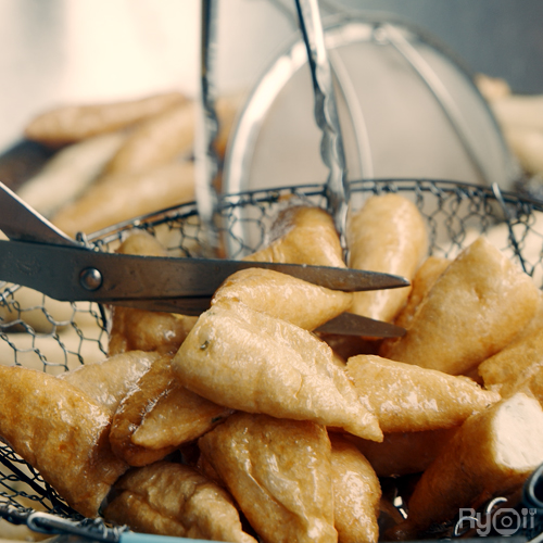 ครัวส้มหอม, Buttercoffs., แดง โภชนา, ลูกชิ้นปลากรายทอด ชัย เศรษฐีเรือทอง, นายอ้วนเย็นตาโฟเสาชิงช้า, ตาชัยก๋วยเตี๋ยวสุโขทัย, 3rd CAFÉ, เหลี่ยมนมสด, ลูกชิ้นหมูแพร่งนรา, เจ๊นี เผือกหิมะ, ภูธรบาร์, โกปี๊เฮี้ยะไถ่กี่ ณ เสาชิงช้า, นมโจ เสาชิงช้า, ข้าวหมูแดงนายชุน, มนต์ นมสด