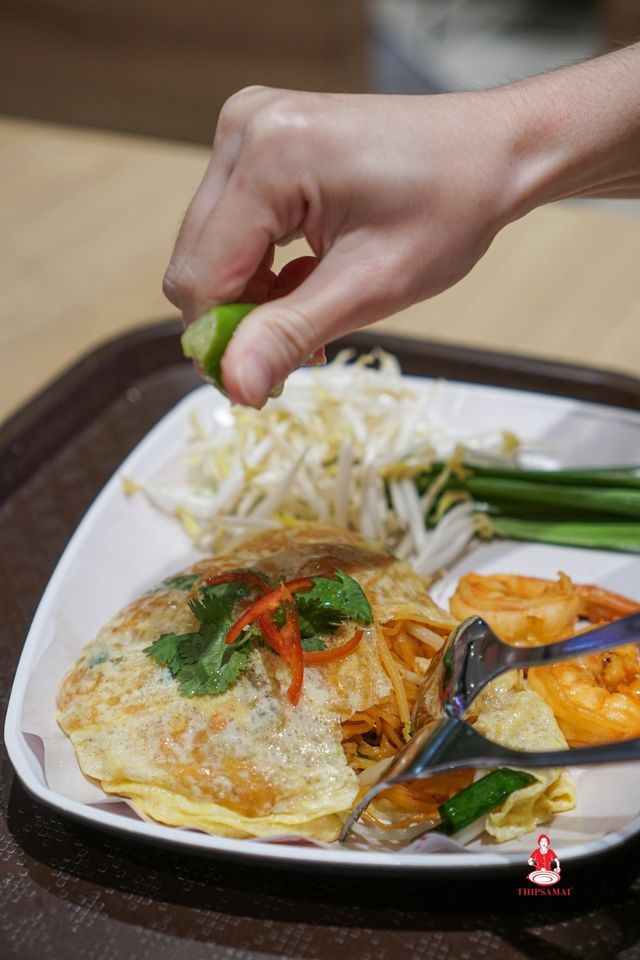 Anya Authentic Thai Cuisine, Kinu, สาขาเสาชิงช้า, ภูธรบาร์, ครัวอัปษร, สาขาถนนดินสอ, ขนมกุ๋ยช่ายเจ๊ต้อย, ตาชัยก๋วยเตี๋ยวสุโขทัย, โกปี๊เฮี้ยะไถ่กี่ ณ เสาชิงช้า, ไทยทำ เกาเหลาสมองหมู, จิต เตาถ่าน, ศิริพรโภชนา, มนต์ นมสด, เจ๊นี เผือกหิมะ, ลูกชิ้นหมูแพร่งนรา, นายอ้วนเย็นตาโฟเสาชิงช้า, สุขนิยม ขนมครกสิงคโปร์, ทิพย์สมัย ผัดไทยประตูผี, เช็งซิมอี๊ , สาขาเสาชิงช้า, Bite and Bond, ร้านติ่นฟง Tinn Feng, บรรพชน Bun Bar Chon, นมโจ เสาชิงช้า, ข้าวหมูแดงนายชุน