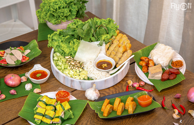 อิ่มเอิบแหนมเนือง, แอมเฮือง อาหารเวียตนาม, M.J. แหนมเนือง หนองคาย พลับพลาชัย, Arunee Cuisine, เชิญตะวัน, คำม่วน แหนมเนือง, สาขาหทัยราษฏร์, บ้านเวียดนาม คลอง4, Winner House, Pho Van, พี่หยองแหนมเนือง, วิลลี่แหนมเนือง Delivery, So Saigon เมืองทองธานี, กรีน แหนมเนือง, Saigon Recipe, Eat Viet, ครัวเมืองเว้ ลาว-ญวน, แหนมเนืองลับแล, แหนมเนืองคุณอ้อ, ลองดู, SAIGON VIETNAMESE RESTAURANT, โรงแรม ASIA HOTEL, VT แหนมเนือง, สาขาพระราม9, MJ แหนมเนืองอาหารเวียดนาม-อีสาน ทวีวัฒนา, ยัมมี่ แหนมเนือง เซ็นจูรี่ อ่อนนุช, Thuyền, แหนมเนืองนายช่าง Delivery