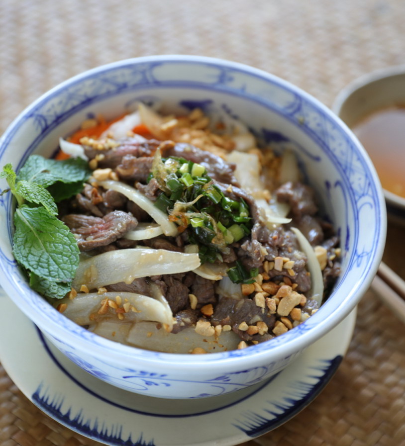 อิ่มเอิบแหนมเนือง, แอมเฮือง อาหารเวียตนาม, M.J. แหนมเนือง หนองคาย พลับพลาชัย, Arunee Cuisine, เชิญตะวัน, คำม่วน แหนมเนือง, สาขาหทัยราษฏร์, บ้านเวียดนาม คลอง4, Winner House, Pho Van, พี่หยองแหนมเนือง, วิลลี่แหนมเนือง Delivery, So Saigon เมืองทองธานี, กรีน แหนมเนือง, Saigon Recipe, Eat Viet, ครัวเมืองเว้ ลาว-ญวน, แหนมเนืองลับแล, แหนมเนืองคุณอ้อ, ลองดู, SAIGON VIETNAMESE RESTAURANT, โรงแรม ASIA HOTEL, VT แหนมเนือง, สาขาพระราม9, MJ แหนมเนืองอาหารเวียดนาม-อีสาน ทวีวัฒนา, ยัมมี่ แหนมเนือง เซ็นจูรี่ อ่อนนุช, Thuyền, แหนมเนืองนายช่าง Delivery