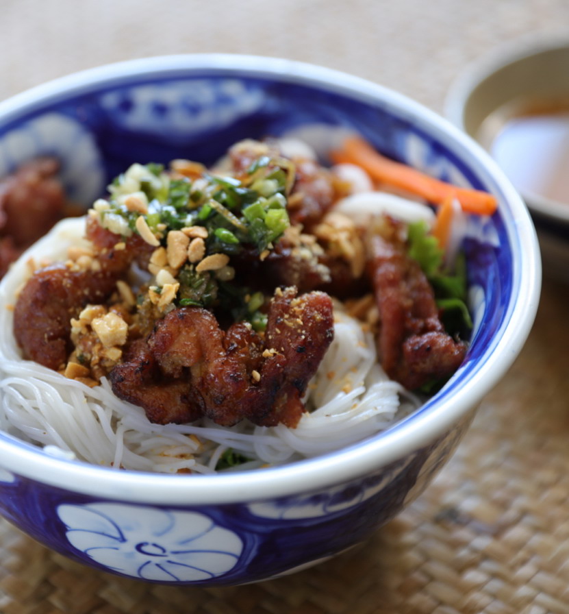 อิ่มเอิบแหนมเนือง, แอมเฮือง อาหารเวียตนาม, M.J. แหนมเนือง หนองคาย พลับพลาชัย, Arunee Cuisine, เชิญตะวัน, คำม่วน แหนมเนือง, สาขาหทัยราษฏร์, บ้านเวียดนาม คลอง4, Winner House, Pho Van, พี่หยองแหนมเนือง, วิลลี่แหนมเนือง Delivery, So Saigon เมืองทองธานี, กรีน แหนมเนือง, Saigon Recipe, Eat Viet, ครัวเมืองเว้ ลาว-ญวน, แหนมเนืองลับแล, แหนมเนืองคุณอ้อ, ลองดู, SAIGON VIETNAMESE RESTAURANT, โรงแรม ASIA HOTEL, VT แหนมเนือง, สาขาพระราม9, MJ แหนมเนืองอาหารเวียดนาม-อีสาน ทวีวัฒนา, ยัมมี่ แหนมเนือง เซ็นจูรี่ อ่อนนุช, Thuyền, แหนมเนืองนายช่าง Delivery