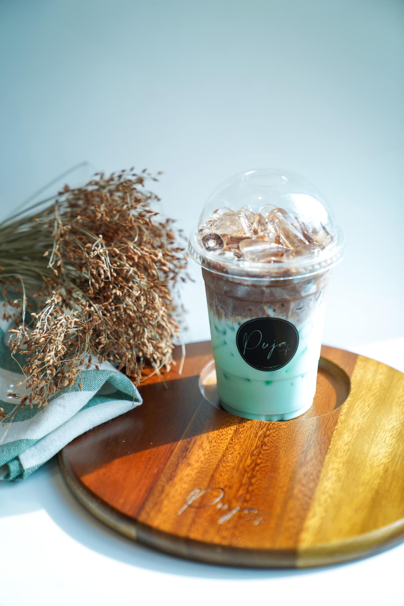 YOO CHAN CAFE, เล เกลือ คาเฟ่, Momentum Cafe, Sugar Dish Homemade Cake, แดดส่องคาเฟ่, Chan Cafe', URSular Cafe, ปูจ๋าคาเฟ่ จันทบุรี, บางเวลา กาแฟและแกลเลอรี่