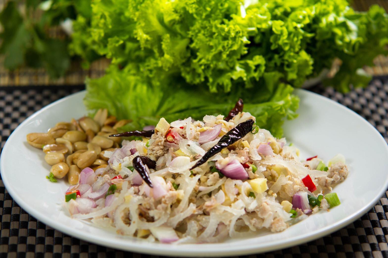 เมตตา หมูทอด, ข้าวมันไก่โง้วชุ้งฮวด, ร้านอาหารเรือนแพ, ป้าเก๋แหนมเนือง, ก๋วยเตี๋ยวต้มยำพริกเผาหมูบ่ะช่อ, อบเจริญ, ร้านก๋วยเตี๋ยวสวนรื่น ซ.จรัญฯ66/1, อรวรรณ แหนมเนือง, ครัวศรแดง, ยุ้ยกี่บะหมี่ราชวิถี