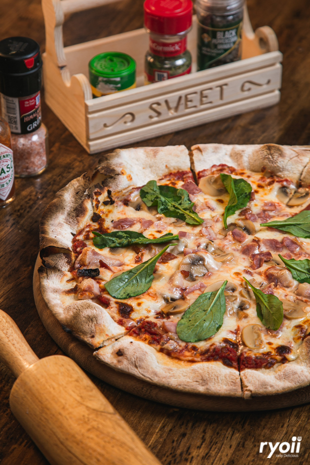 Pizzeria Limoncello, เชฟถนอม, กลมกล่อม BY CHEF AKE, Ciao Pizza, Pizza Aroy, Pizza Massilia, Grazie Pizzeria, The Garden Dough, Lanta Pizzeria, Mama Dolores, PizzaPazza, Dressage Horse Café, Pizzazo, Shelter Pizza พิซซ่าเตาถ่าน