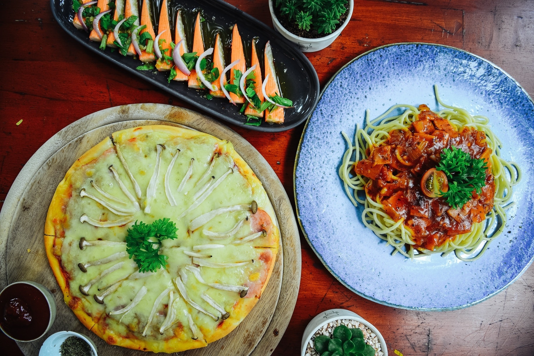 Smitten Cafe and Decor, Thong Ampai Café, THREE Cafe, Continue.cafe, Sunday in 345 cafe, Aprilhouse, The Aileen Cafe', Oliva Cafe, The Kottage Cafe, Plant Cafe, ปิ่นโตนามีตาล, Baan Kanom De'Pathum, Pumpkin Art Town, Mushroom Hut Cafe, KAD Cafe - กาด คาเฟ่, ADAM cafe