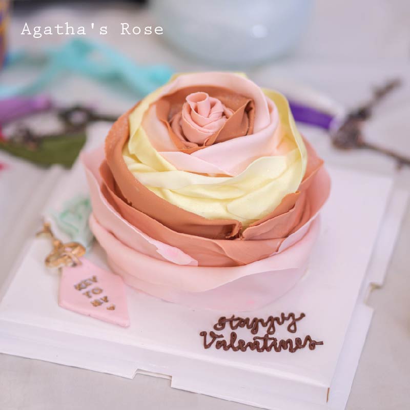 Midwinter, Dandelion Bake Studio, Cafe Reverie, Portobello &amp; Désiré, Level 50 by SEE FAH, Siam Yacht Club, Blue Sky, at Centara Grand, Mezzaluna Restaurant