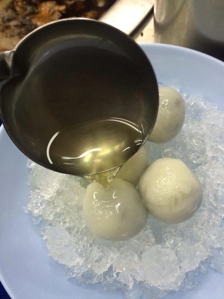 เจ๊โอว, กุยช่ายอาแปะเจ้าเก่า, มณีจ๋า ซีฟู้ด, ตุ้งแฉ่เตาถ่าน, เสน่ห์ ลาบก้อย, ต้าเสี่ยวหม่าล่า, อั่งเป่าหม่าล่าชาบู, ซ้งเป็ดพะโล้, สาขาสามย่าน, Engchuan Chufang, สมบูรณ์โภชนา, สาขาบรรทัดทอง, เอ๋ ซีฟู้ด, ทับทิม, พาข้าว-บรรทัดทอง, ก๋วยเตี๋ยวเอี่ยมน้อย, โจ๊กสามย่าน, สาขาบรรทัดทอง, เจ๊เกียง, เช็งซิมอี๊, สาขาสเตเดียมวัน, ลูกชิ้นปลาบรรทัดทอง, แหลกไม่แหลก, Kemuri, หมูสะเต๊ะ ซีอิ๊วดำ มิ้งโภชนา, ยำเจ้ศรี, น้ำเต้าหู้เจ๊วรรณ, ตั้งซุ่ยเฮงโภชนา, ปังเด็ด, สาขาบรรทัดทอง, ท่าน้ำนัว Thanamnua, บัวลอยปริญญา ลาวาไส้ทะลัก, รสดีเด็ด บ้านคุณนพ, Roddeeded BAAN KHUN NOP, ทวีโชคหมูกะทะ สาขา9 บรรทัดทอง