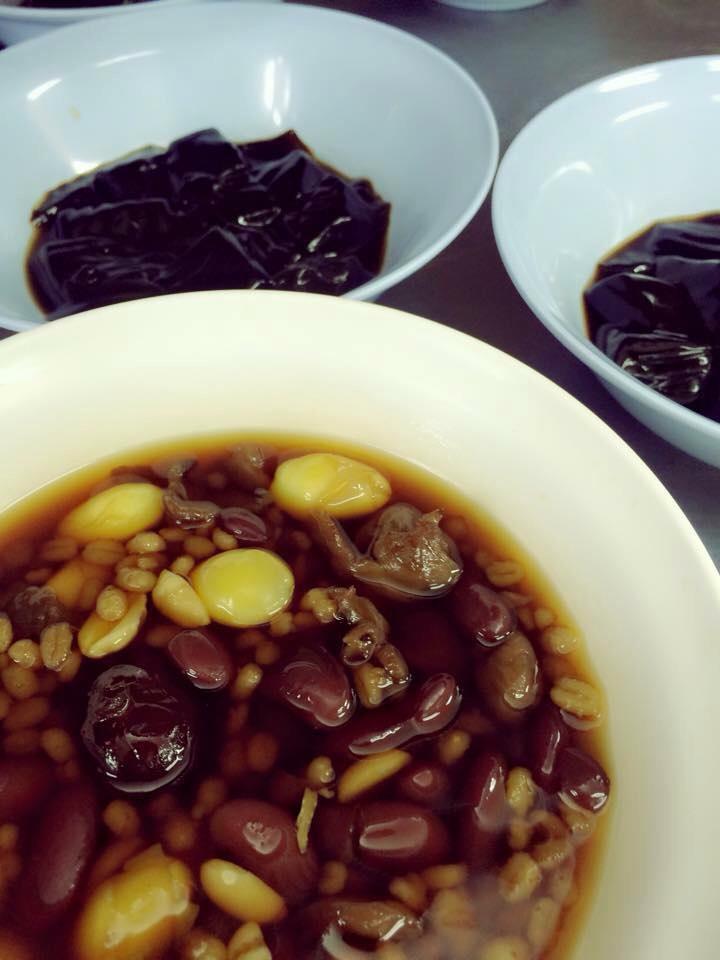 เจ๊โอว, กุยช่ายอาแปะเจ้าเก่า, มณีจ๋า ซีฟู้ด, ตุ้งแฉ่เตาถ่าน, เสน่ห์ ลาบก้อย, ต้าเสี่ยวหม่าล่า, อั่งเป่าหม่าล่าชาบู, ซ้งเป็ดพะโล้, สาขาสามย่าน, Engchuan Chufang, สมบูรณ์โภชนา, สาขาบรรทัดทอง, เอ๋ ซีฟู้ด, ทับทิม, พาข้าว-บรรทัดทอง, ก๋วยเตี๋ยวเอี่ยมน้อย, โจ๊กสามย่าน, สาขาบรรทัดทอง, เจ๊เกียง, เช็งซิมอี๊, สาขาสเตเดียมวัน, ลูกชิ้นปลาบรรทัดทอง, แหลกไม่แหลก, Kemuri, หมูสะเต๊ะ ซีอิ๊วดำ มิ้งโภชนา, ยำเจ้ศรี, น้ำเต้าหู้เจ๊วรรณ, ตั้งซุ่ยเฮงโภชนา, ปังเด็ด, สาขาบรรทัดทอง, ท่าน้ำนัว Thanamnua, บัวลอยปริญญา ลาวาไส้ทะลัก, รสดีเด็ด บ้านคุณนพ, Roddeeded BAAN KHUN NOP, ทวีโชคหมูกะทะ สาขา9 บรรทัดทอง