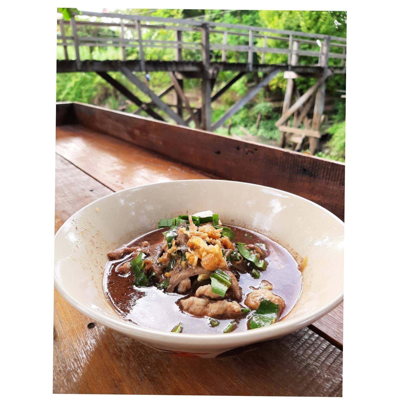 ก๋วยเตี๋ยวเรือในคลอง อยุธยา, กรุงเก่า"เตี๋ยวเรือ", ร้านก๋วยเตี๋ยวเรือโอ่งบนแพริมแม่น้ำน้อย, ก๋วยเตี๋ยวเรือกิมหลวน อยุธยา, ก๋วยเตี๋ยวเรือ ตาลเดี่ยว'เตี๋ยวเรือ, ก๋วยเตี๊ยวลุงแจ๊ะ (บัวหวาน), ร้านก๋วยเตี๋ยวตาไห (คลองท่อ), ก๋วยเตี๋ยวเรือแม่วันดี อยุธยา