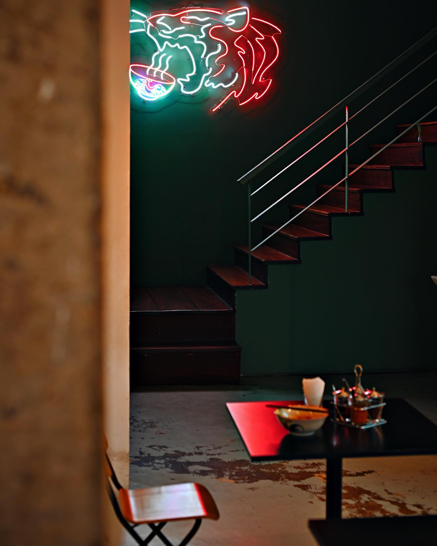 ก๋วยเตี๋ยวเรือในคลอง อยุธยา, กรุงเก่า"เตี๋ยวเรือ", ก๋วยเตี๋ยวเรือลวกปากริมคลอง & หมูกะทะ อยุธยา, ก๋วยเตี๋ยวเรืออยุธยา-โอชินสูตรโบราณ, ร้านก๋วยเตี๋ยวเรือโอ่งบนแพริมแม่น้ำน้อย, ก๋วยเตี๋ยวเรือกิมหลวน อยุธยา, ก๋วยเตี๋ยวเรือ ตาลเดี่ยว'เตี๋ยวเรือ, ก๋วยเตี๊ยวลุงแจ๊ะ (บัวหวาน), ร้านก๋วยเตี๋ยวตาไห (คลองท่อ), ก๋วยเตี๋ยวเรือแม่วันดี อยุธยา, ก๋วยเตี๋ยวเรือแม่ต่วม อยุธยา, ก๋วยเตี๋ยวเรือ เสือร้องไห้, ก๋วยเตี๋ยวเรือ "รสโจ๊ะ" ป้าไวท์, ก๋วยเตี๋ยวเรืออยุธยา ป้าษา2, ก๋วยเตี๋ยววัดใหญ่, ก๋วยเตี๋ยวเรือห้อยขา อยุธยา, ก๋วยเตี๋ยวเรือนายอ๊อฟ สูตร”ยายจง”รสดั้งเดิม, ไทยเทวา ก๋วยเตี๋ยวเรืออยุธยา, ต้อยตลาดแตก สาขาใหญ่ ก๋วยเตี๋ยวเรืออยุธยา