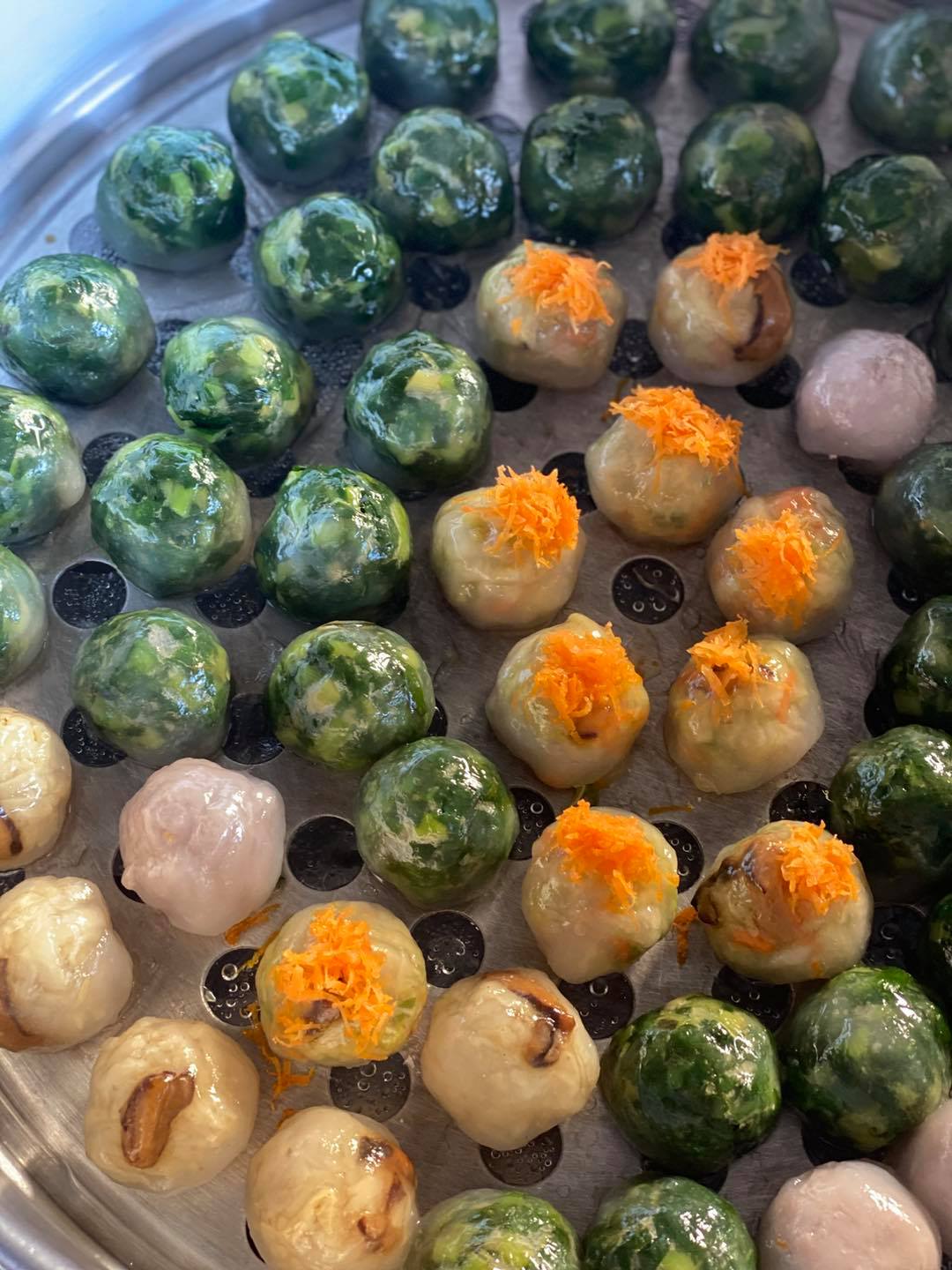 ร้านอาตี๋กุยช่าย, ร้าน ขนมกุยช่าย นายฮี้, กุยช่ายมิสหมวย, กุยช่ายสะพานหัน, ปากร้ายกุ้ยช่ายทอดตอกไข่, ขนมกุยช่ายนายพี, กุยช่ายคุณย่าวิไล, กระเพาะปลาเจ๊เอ็ง, กุยช่ายอาแปะเจ้าเก่า, อาเฟงลี่, ขนมกุ๋ยช่ายเจ๊ต้อย, กุ้ยช่ายคุณแม่, กุยช่ายเจ๊มล, กุยช่ายคุณแอ๋ววังหลัง, ท้องย้อยกุยช่าย, กุยช่ายเจ๊หมวย, เพลินเพลิน กุยช่ายทอดกรอบ