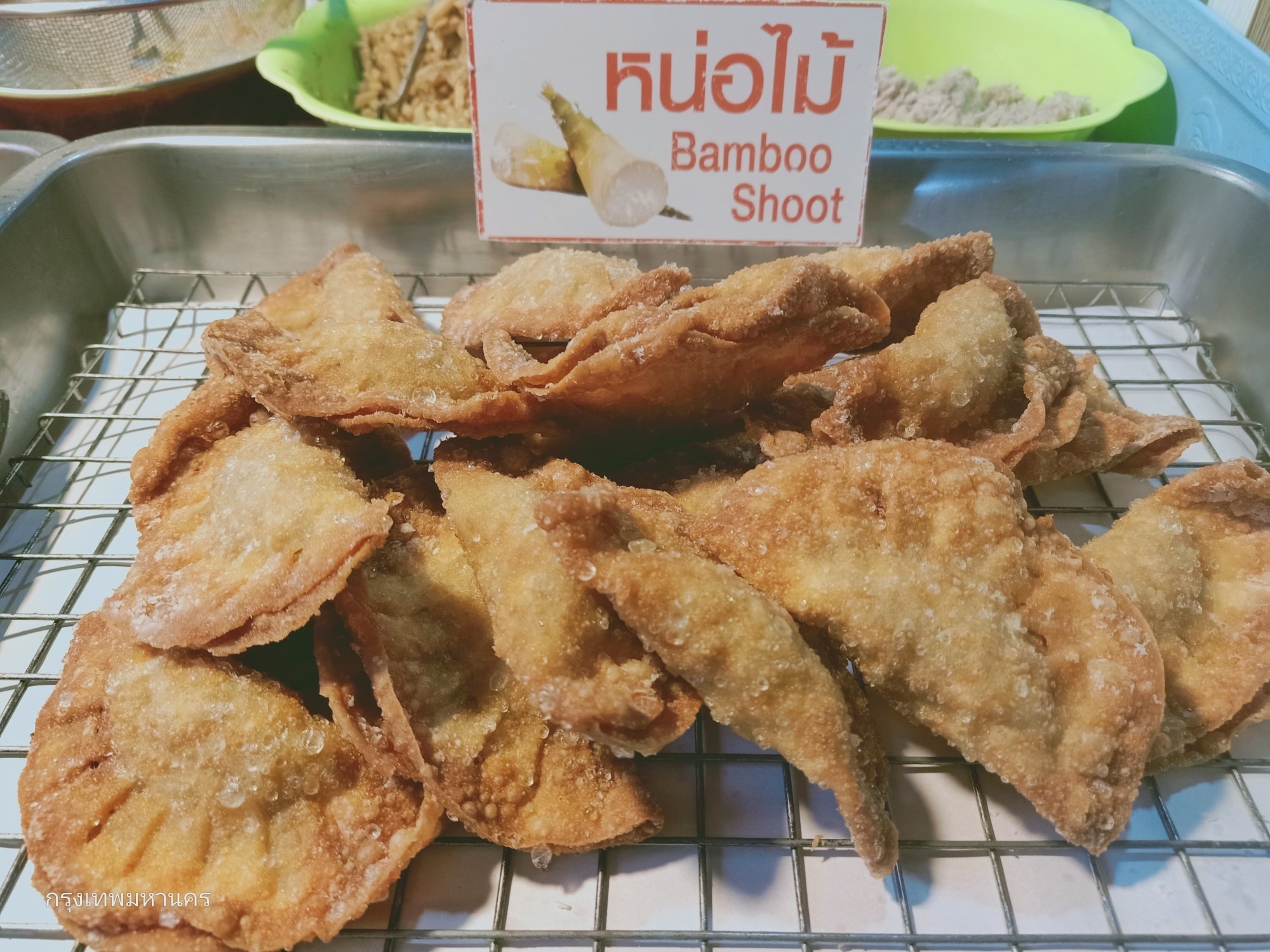 ร้านอาตี๋กุยช่าย, ร้าน ขนมกุยช่าย นายฮี้, กุยช่ายมิสหมวย, กุยช่ายสะพานหัน, ปากร้ายกุ้ยช่ายทอดตอกไข่, ขนมกุยช่ายนายพี, กุยช่ายคุณย่าวิไล, กระเพาะปลาเจ๊เอ็ง, กุยช่ายอาแปะเจ้าเก่า, อาเฟงลี่, ขนมกุ๋ยช่ายเจ๊ต้อย, กุ้ยช่ายคุณแม่, กุยช่ายเจ๊มล, กุยช่ายคุณแอ๋ววังหลัง, ท้องย้อยกุยช่าย, กุยช่ายเจ๊หมวย, เพลินเพลิน กุยช่ายทอดกรอบ