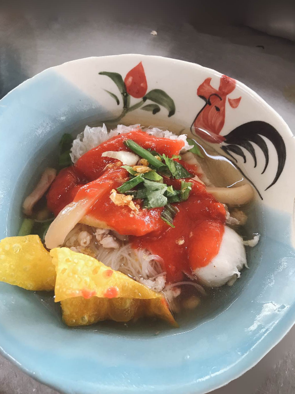 ก๋วยเตี๋ยวเรือในคลอง อยุธยา, กรุงเก่า"เตี๋ยวเรือ", ก๋วยเตี๋ยวเรือลวกปากริมคลอง & หมูกะทะ อยุธยา, ก๋วยเตี๋ยวเรืออยุธยา-โอชินสูตรโบราณ, ร้านก๋วยเตี๋ยวเรือโอ่งบนแพริมแม่น้ำน้อย, ก๋วยเตี๋ยวเรือกิมหลวน อยุธยา, ก๋วยเตี๋ยวเรือ ตาลเดี่ยว'เตี๋ยวเรือ, ก๋วยเตี๊ยวลุงแจ๊ะ (บัวหวาน), ร้านก๋วยเตี๋ยวตาไห (คลองท่อ), ก๋วยเตี๋ยวเรือแม่วันดี อยุธยา, ก๋วยเตี๋ยวเรือแม่ต่วม อยุธยา, ก๋วยเตี๋ยวเรือ เสือร้องไห้, ก๋วยเตี๋ยวเรือ "รสโจ๊ะ" ป้าไวท์, ก๋วยเตี๋ยวเรืออยุธยา ป้าษา2, ก๋วยเตี๋ยววัดใหญ่, ก๋วยเตี๋ยวเรือห้อยขา อยุธยา, ก๋วยเตี๋ยวเรือนายอ๊อฟ สูตร”ยายจง”รสดั้งเดิม, ไทยเทวา ก๋วยเตี๋ยวเรืออยุธยา, ต้อยตลาดแตก สาขาใหญ่ ก๋วยเตี๋ยวเรืออยุธยา
