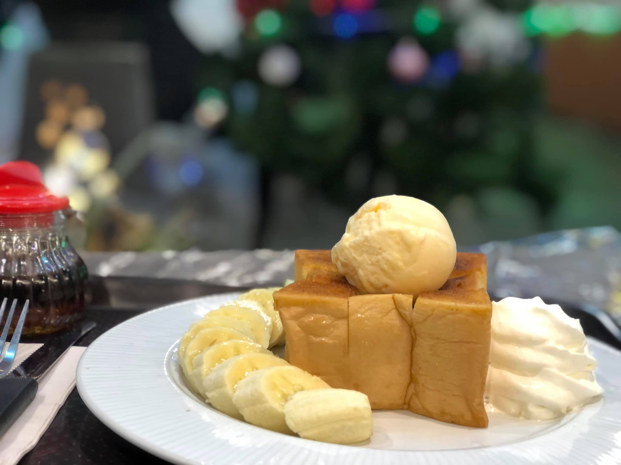 Anya Authentic Thai Cuisine, Kinu, สาขาเสาชิงช้า, ภูธรบาร์, ครัวอัปษร, สาขาถนนดินสอ, ขนมกุ๋ยช่ายเจ๊ต้อย, ตาชัยก๋วยเตี๋ยวสุโขทัย, โกปี๊เฮี้ยะไถ่กี่ ณ เสาชิงช้า, ไทยทำ เกาเหลาสมองหมู, จิต เตาถ่าน, ศิริพรโภชนา, มนต์ นมสด, เจ๊นี เผือกหิมะ, ลูกชิ้นหมูแพร่งนรา, นายอ้วนเย็นตาโฟเสาชิงช้า, สุขนิยม ขนมครกสิงคโปร์, ทิพย์สมัย ผัดไทยประตูผี, เช็งซิมอี๊ , สาขาเสาชิงช้า, Bite and Bond, ร้านติ่นฟง Tinn Feng, บรรพชน Bun Bar Chon, นมโจ เสาชิงช้า, ข้าวหมูแดงนายชุน