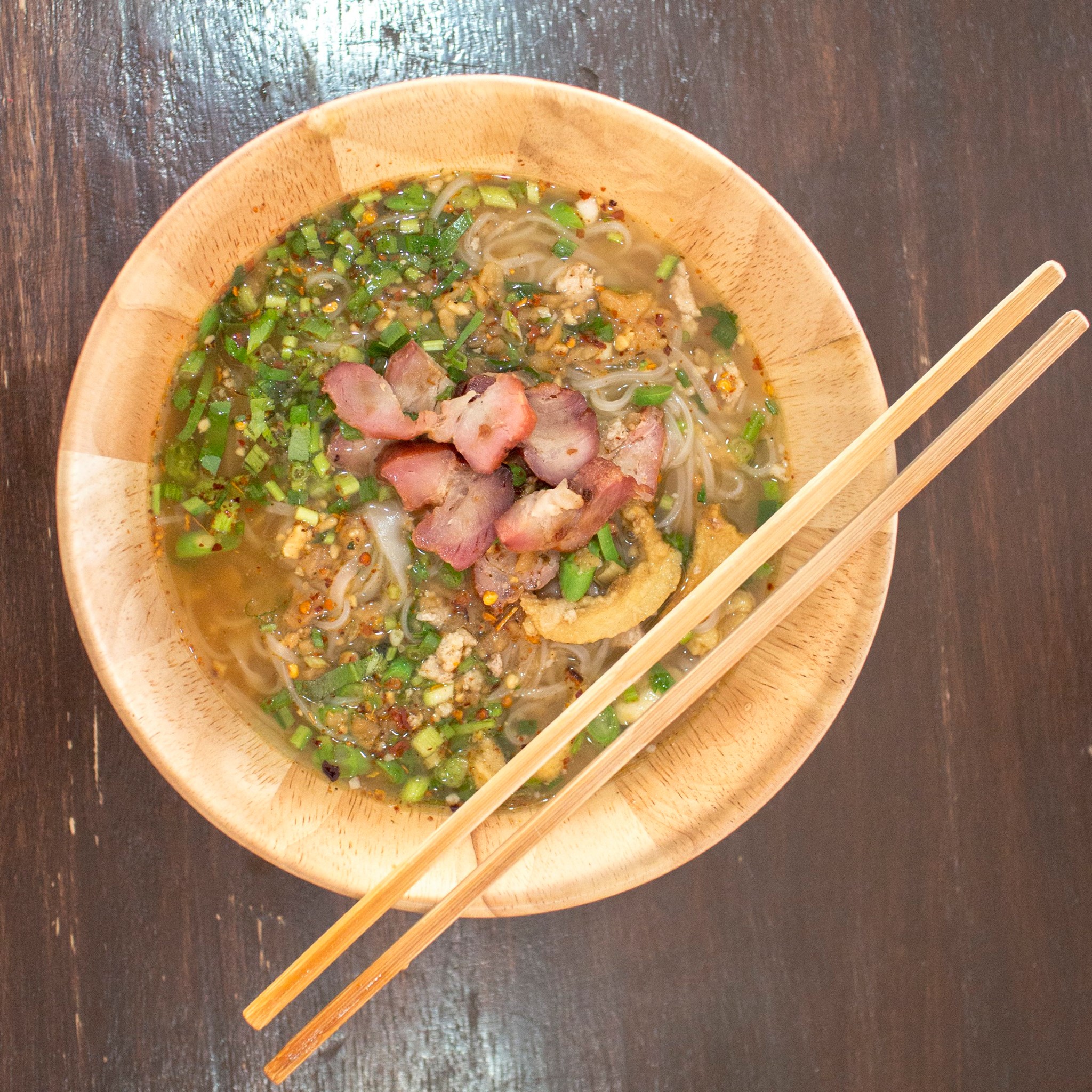 Anya Authentic Thai Cuisine, Kinu, สาขาเสาชิงช้า, ภูธรบาร์, ครัวอัปษร, สาขาถนนดินสอ, ขนมกุ๋ยช่ายเจ๊ต้อย, ตาชัยก๋วยเตี๋ยวสุโขทัย, โกปี๊เฮี้ยะไถ่กี่ ณ เสาชิงช้า, ไทยทำ เกาเหลาสมองหมู, จิต เตาถ่าน, ศิริพรโภชนา, มนต์ นมสด, เจ๊นี เผือกหิมะ, ลูกชิ้นหมูแพร่งนรา, นายอ้วนเย็นตาโฟเสาชิงช้า, สุขนิยม ขนมครกสิงคโปร์, ทิพย์สมัย ผัดไทยประตูผี, เช็งซิมอี๊ , สาขาเสาชิงช้า, Bite and Bond, ร้านติ่นฟง Tinn Feng, บรรพชน Bun Bar Chon, นมโจ เสาชิงช้า, ข้าวหมูแดงนายชุน