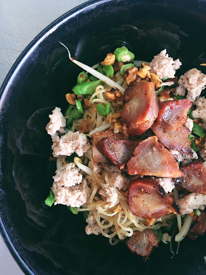 Anya Authentic Thai Cuisine, Kinu, สาขาเสาชิงช้า, ภูธรบาร์, ครัวอัปษร, สาขาถนนดินสอ, ขนมกุ๋ยช่ายเจ๊ต้อย, ตาชัยก๋วยเตี๋ยวสุโขทัย, โกปี๊เฮี้ยะไถ่กี่ ณ เสาชิงช้า, ไทยทำ เกาเหลาสมองหมู, จิต เตาถ่าน, ศิริพรโภชนา, มนต์ นมสด, เจ๊นี เผือกหิมะ, ลูกชิ้นหมูแพร่งนรา, นายอ้วนเย็นตาโฟเสาชิงช้า, สุขนิยม ขนมครกสิงคโปร์, ทิพย์สมัย ผัดไทยประตูผี, เช็งซิมอี๊ , สาขาเสาชิงช้า, Bite and Bond, ร้านติ่นฟง Tinn Feng, บรรพชน Bun Bar Chon, นมโจ เสาชิงช้า, ข้าวหมูแดงนายชุน