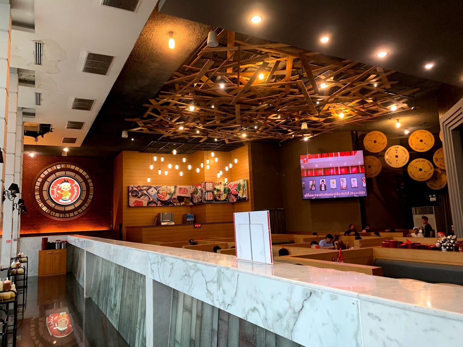 Baan suki, Y.O.U หมูกระทะ, JJANG restaurant and BBQ, ฮ่องเต้ สุกี้-ปิ้งย่าง บุฟเฟ่ต์, สุกี้ตี๋น้อย, สาขาเลียบด่วนเอกมัยรามอินทรา, BestBeef, ปิ้ง-ย่างเทวดา, Happy Suki, 18 มงกุฎ สุกี้-ชาบู, สุกี้ดารา, อร่อยติ่มซำ สุกี้สไตล์ฮ่องกง