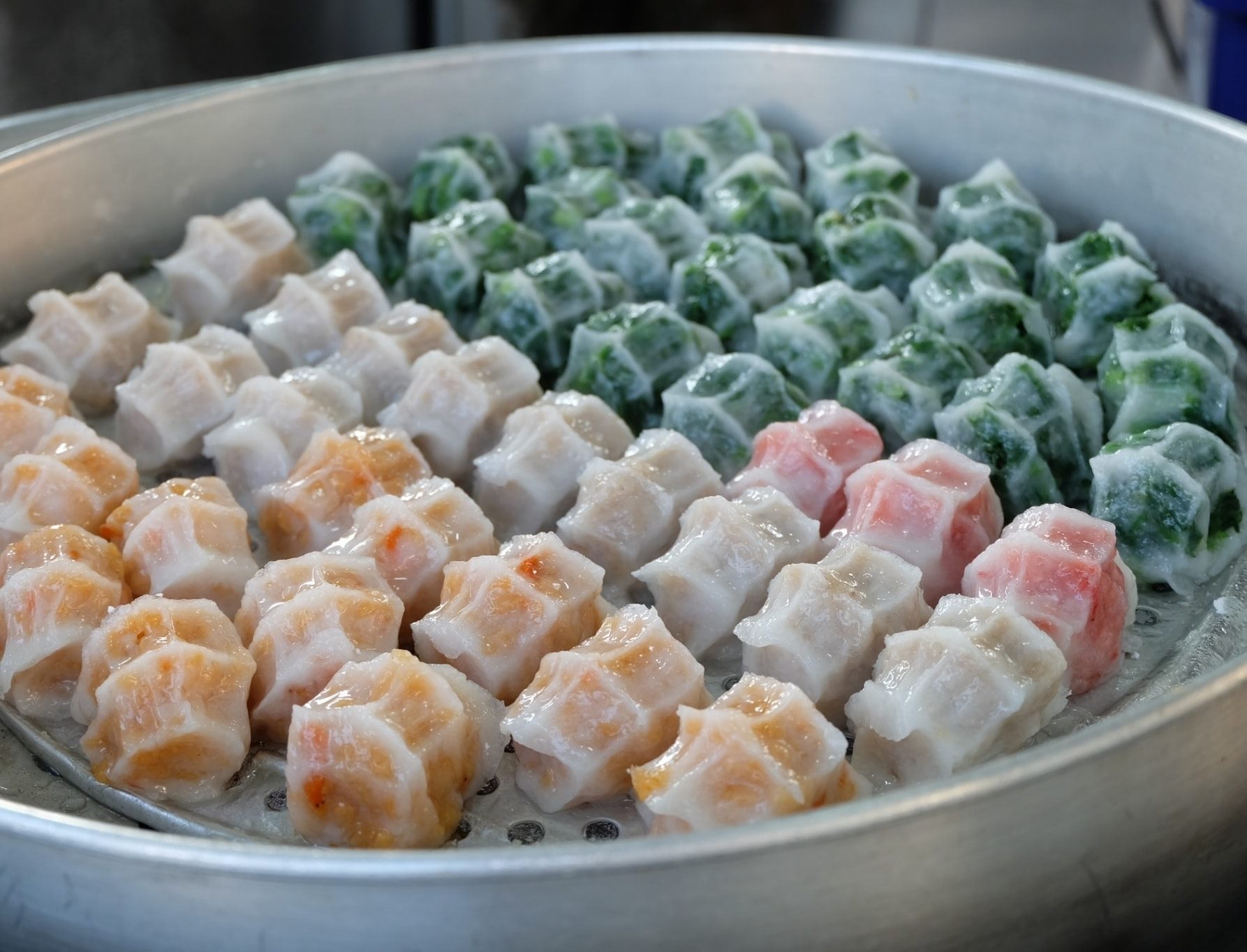 ร้านอาตี๋กุยช่าย, ร้าน ขนมกุยช่าย นายฮี้, กุยช่ายมิสหมวย, กุยช่ายสะพานหัน, ปากร้ายกุ้ยช่ายทอดตอกไข่, ขนมกุยช่ายนายพี, กุยช่ายคุณย่าวิไล, กระเพาะปลาเจ๊เอ็ง, กุยช่ายอาแปะเจ้าเก่า, อาเฟงลี่, ขนมกุ๋ยช่ายเจ๊ต้อย, กุ้ยช่ายคุณแม่, กุยช่ายเจ๊มล, กุยช่ายคุณแอ๋ววังหลัง, ท้องย้อยกุยช่าย, กุยช่ายเจ๊หมวย, เพลินเพลิน กุยช่ายทอดกรอบ