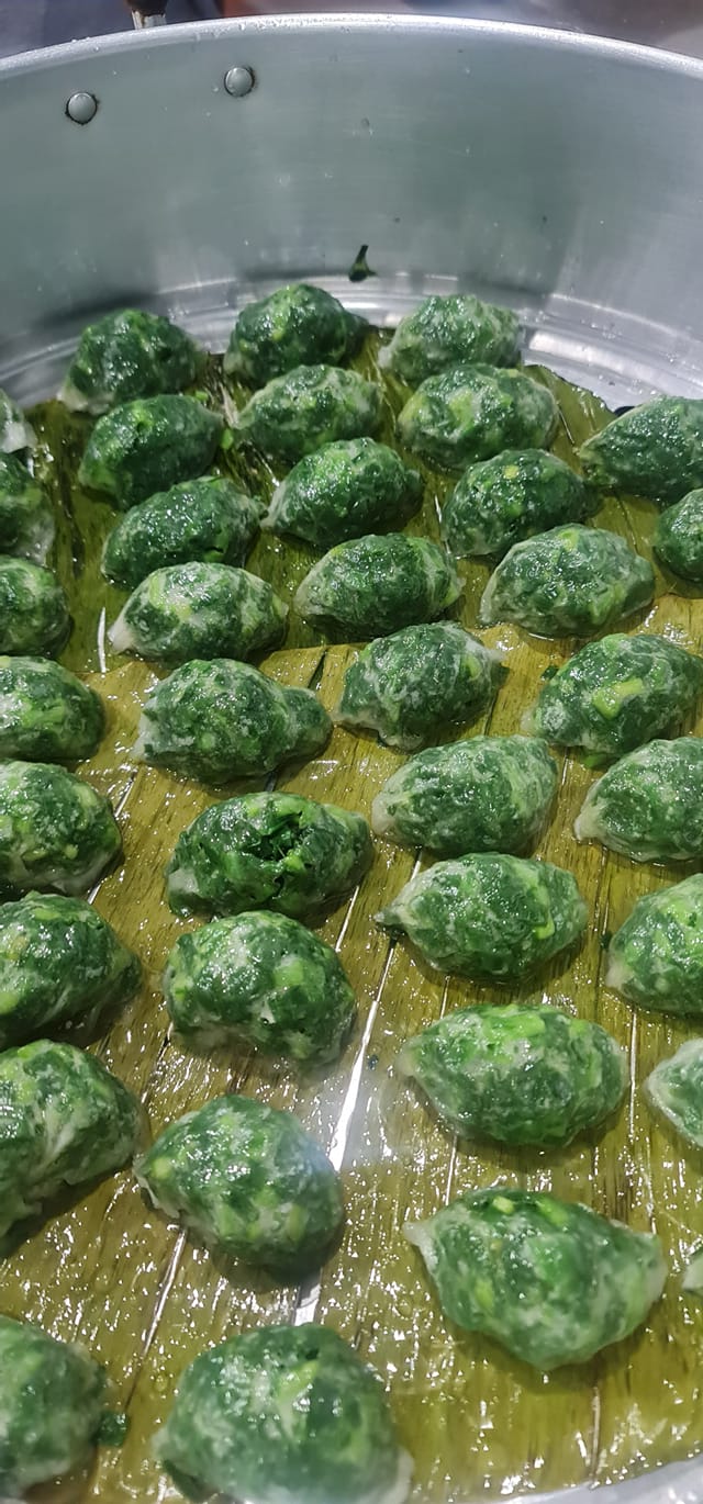 ร้านอาตี๋กุยช่าย, ร้าน ขนมกุยช่าย นายฮี้, กุยช่ายมิสหมวย, กุยช่ายสะพานหัน, ปากร้ายกุ้ยช่ายทอดตอกไข่, ขนมกุยช่ายนายพี, กุยช่ายคุณย่าวิไล, กระเพาะปลาเจ๊เอ็ง, กุยช่ายอาแปะเจ้าเก่า, อาเฟงลี่, ขนมกุ๋ยช่ายเจ๊ต้อย, กุ้ยช่ายคุณแม่, กุยช่ายเจ๊มล, กุยช่ายคุณแอ๋ววังหลัง, ท้องย้อยกุยช่าย, กุยช่ายเจ๊หมวย, เพลินเพลิน กุยช่ายทอดกรอบ