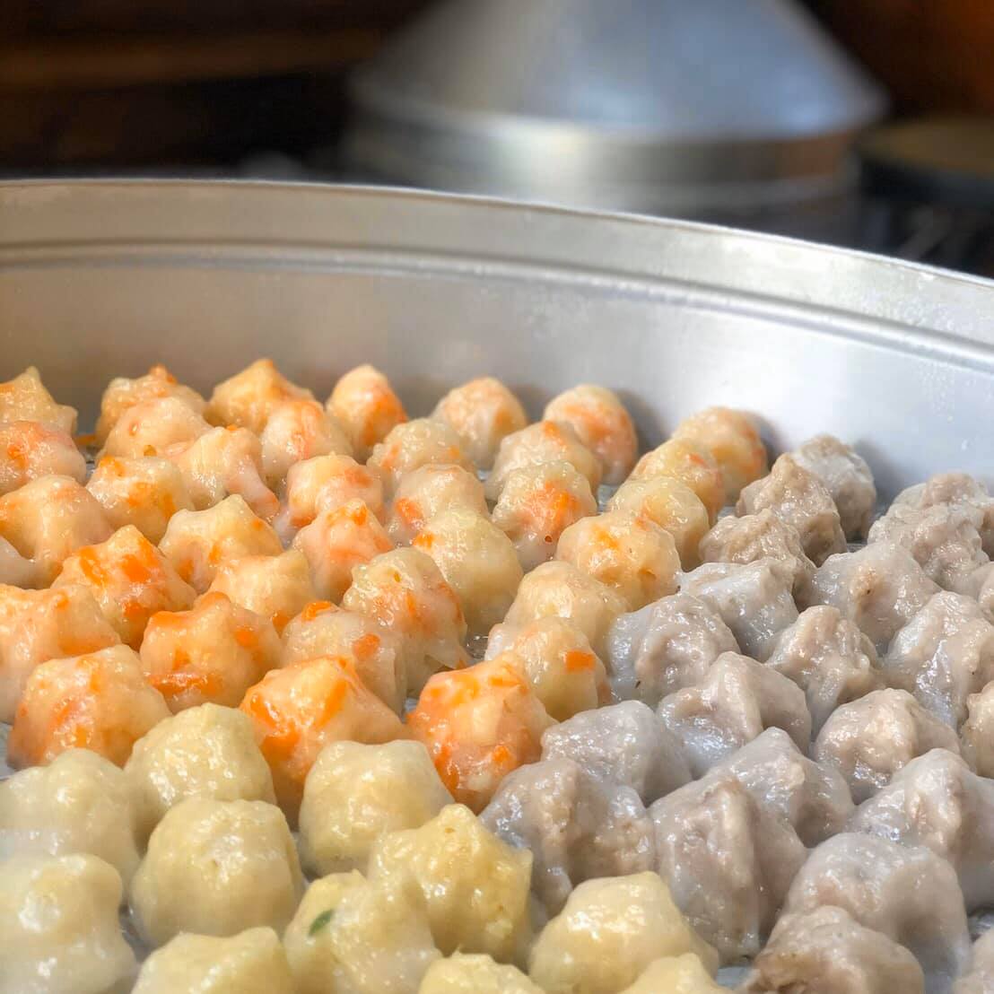 ร้านอาตี๋กุยช่าย, ร้าน ขนมกุยช่าย นายฮี้, กุยช่ายมิสหมวย, กุยช่ายสะพานหัน, ปากร้ายกุ้ยช่ายทอดตอกไข่, ขนมกุยช่ายนายพี, กุยช่ายคุณย่าวิไล, กระเพาะปลาเจ๊เอ็ง, กุยช่ายอาแปะเจ้าเก่า, อาเฟงลี่, ขนมกุ๋ยช่ายเจ๊ต้อย, กุ้ยช่ายคุณแม่, กุยช่ายเจ๊มล, กุยช่ายคุณแอ๋ววังหลัง, ท้องย้อยกุยช่าย, กุยช่ายเจ๊หมวย, เพลินเพลิน กุยช่ายทอดกรอบ