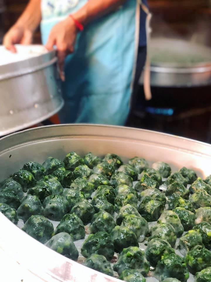 ร้านอาตี๋กุยช่าย, ร้าน ขนมกุยช่าย นายฮี้, กุยช่ายมิสหมวย, กุยช่ายสะพานหัน, ปากร้ายกุ้ยช่ายทอดตอกไข่, ขนมกุยช่ายนายพี, กุยช่ายคุณย่าวิไล, กระเพาะปลาเจ๊เอ็ง, กุยช่ายอาแปะเจ้าเก่า, อาเฟงลี่, ขนมกุ๋ยช่ายเจ๊ต้อย, กุ้ยช่ายคุณแม่, กุยช่ายเจ๊มล, กุยช่ายคุณแอ๋ววังหลัง, ท้องย้อยกุยช่าย, กุยช่ายเจ๊หมวย, เพลินเพลิน กุยช่ายทอดกรอบ