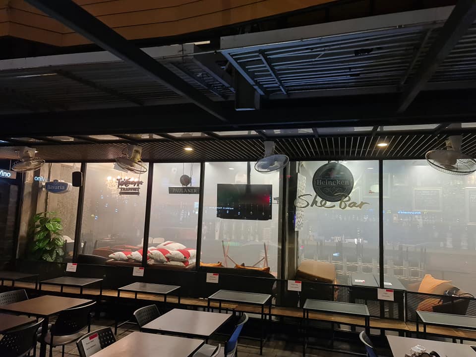 Pachi Bangkok, AINU Bar, Beer Belly Bkk, Cardroom BKK, She Bar, Rabbit Hole, Ekamai Beer House, SOHO BKK, Thonglor Yokocho トンロー横丁, Nowhere (โนแวร์), Another Round, HEAP Cafe' &amp; Restaurant