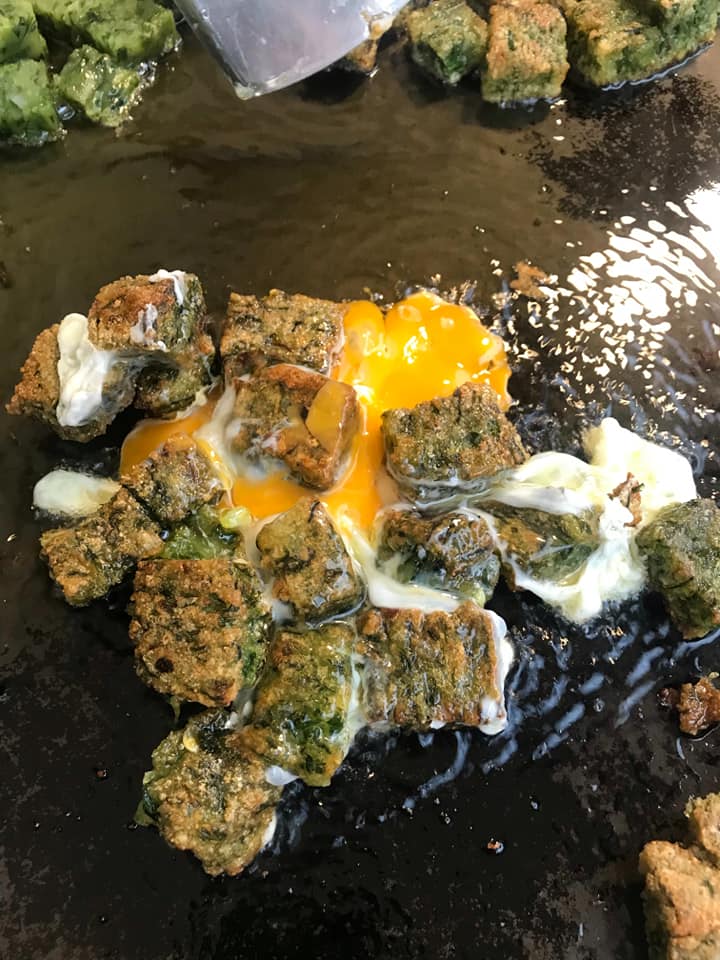 ร้านอาตี๋กุยช่าย, ร้าน ขนมกุยช่าย นายฮี้, กุยช่ายมิสหมวย, กุยช่ายสะพานหัน, ปากร้ายกุ้ยช่ายทอดตอกไข่, ขนมกุยช่ายนายพี, กุยช่ายคุณย่าวิไล, กระเพาะปลาเจ๊เอ็ง, กุยช่ายอาแปะเจ้าเก่า, อาเฟงลี่, ขนมกุ๋ยช่ายเจ๊ต้อย, กุ้ยช่ายคุณแม่, กุยช่ายเจ๊มล, กุยช่ายคุณแอ๋ววังหลัง, ท้องย้อยกุยช่าย, กุยช่ายเจ๊หมวย, เพลินเพลิน กุยช่ายทอดกรอบ