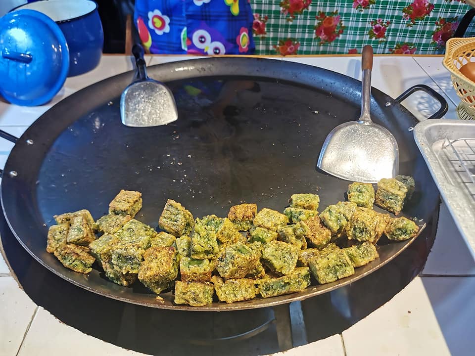 ร้านอาตี๋กุยช่าย, ร้าน ขนมกุยช่าย นายฮี้, กุยช่ายมิสหมวย, กุยช่ายสะพานหัน, ปากร้ายกุ้ยช่ายทอดตอกไข่, ขนมกุยช่ายนายพี, กุยช่ายคุณย่าวิไล, กระเพาะปลาเจ๊เอ็ง, กุยช่ายอาแปะเจ้าเก่า, อาเฟงลี่, ขนมกุ๋ยช่ายเจ๊ต้อย, กุ้ยช่ายคุณแม่, กุยช่ายเจ๊มล, กุยช่ายคุณแอ๋ววังหลัง, ท้องย้อยกุยช่าย, กุยช่ายเจ๊หมวย, เพลินเพลิน กุยช่ายทอดกรอบ