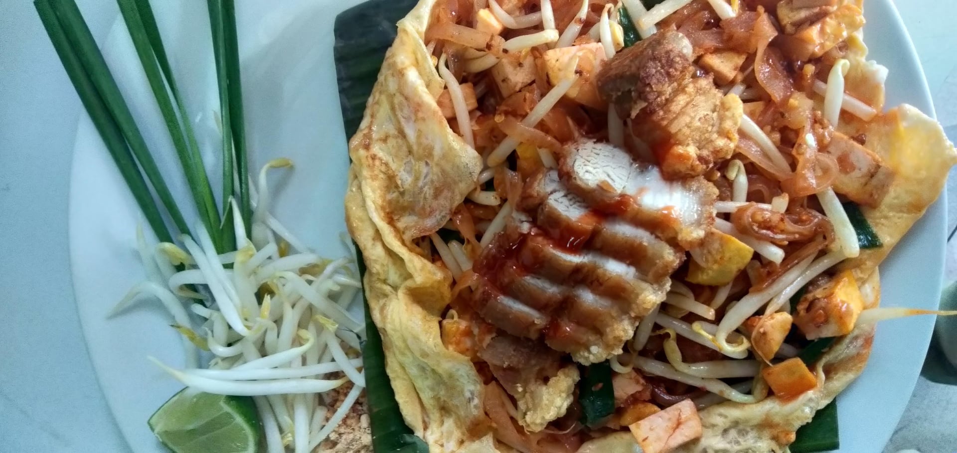 บ้านใหญ่ผัดไทยเตาถ่าน, ผัดไทยคุณยาย เสนาวิลล่า, ซอย7 แฮปปี้แลนด์, ผัดไทยหน้าช่องฯ, ผัดไทยายแถม ถนนวิสุทธิกษัตริย์, ทิพย์สมัย ผัดไทยประตูผี, ลุงภา ผัดไทย เจ้าเก่า, ผัดไทยเสวย ลาดพร้าว71, ประทุมทิพย์ผัดไทย, ผัดไทยวังหิน Showปัง, พรพิมลผัดไทย หอยทอด ราดซอสมันกุ้งรัชดา3แยก8 , เฮงหอยทอดชาวเล, ผัดไทยไฟทะลุ, ผัดไท นรกแตก, ผัดไทยรสเด็ดวงเวียนใหญ่ ไม่ใส่ผงชูรส, สอบถามเพิ่มเติม โทร. 02 438 8388, ผัดไทเทเวศร์ 359