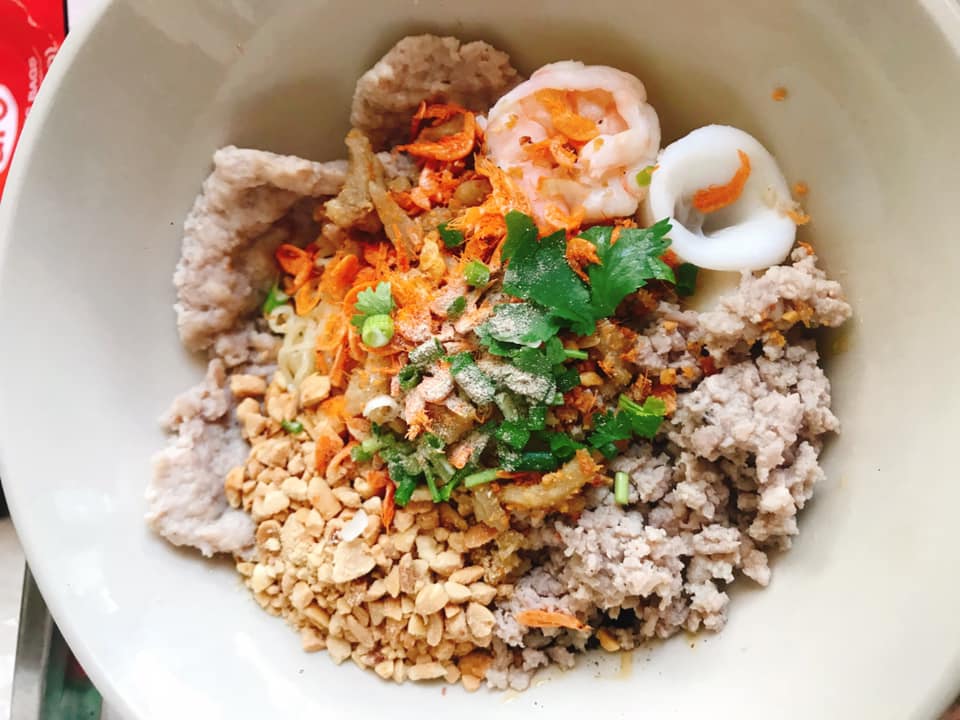 ก๋วยเตี๋ยวเกี๊ยว นายกุลรสนัว, เฮียไช้ ก๋วยเตี๋ยวต้มยำหมูบะช่อ, นัวโภชนา, Maekunkha, ก๋วยเตี๋ยวหมูป้าน้อยดินแดง แฟลต ช.3, ลุงเอสเตี๋ยวหมูต้มยำ, ก๋วยเตี๋ยวต้มยำหมูบะช่อ มาม่าหม้อไฟ เฮียจู๋-ลาดพร้าว71, ก๋วยเตี๋ยวตรอกโรงหมู, ก๋วยเตี๋ยวเอี่ยมน้อย, เจริญเส้น 查龙森, ทีเด็ด ก๋วยเตี๋ยวต้มยำหมูเด้งโบราณ, เป็นหนึ่ง ก๋วยเตี๋ยวต้มยำ เย็นตาโฟ, เล็กใหญ่ ก๋วยเตี๋ยวต้มยำโบราณ, แม่แสตมป์ก๋วยเตี๋ยวต้มยำหมูสับโบราณ, เปลว ก๋วยเตี๋ยวต้มยำ, ก๋วยเตี๋ยวต้มยำกากหมูสูตรโบราณ คลองเตย, ก๋วยเตี๋ยวต้มยำโบราณพ่อสนิท, เตี๋ยวตือ, 2พี่น้อง ก๋วยเตี๋ยวต้มยำ, พะเยาว์ก๋วยเตี๋ยวโบราณ, บ้านบุญรักษาก๋วยเตี๋ยวต้มยำโบราณ, ก๋วยเตี๋ยวต้มยำพันรี, ลุงเอ๋ก๋วยเตี๋ยวต้มยำโบราณ by plerm cup, เจ้าเจ็ด รวมโชค, ปรารีย์ ก๋วยเตี๋ยวต้มยำชามหมูเด้ง, ครัวเส้นแกงร้อน ก๋วยเตี๋ยวต้มยำ&อาหารตามสั่ง, ก๋วยเตี๋ยวหมูต้มยำมะนาวเจ็กพวง, เฮียบิ๊กห้าหม้อ