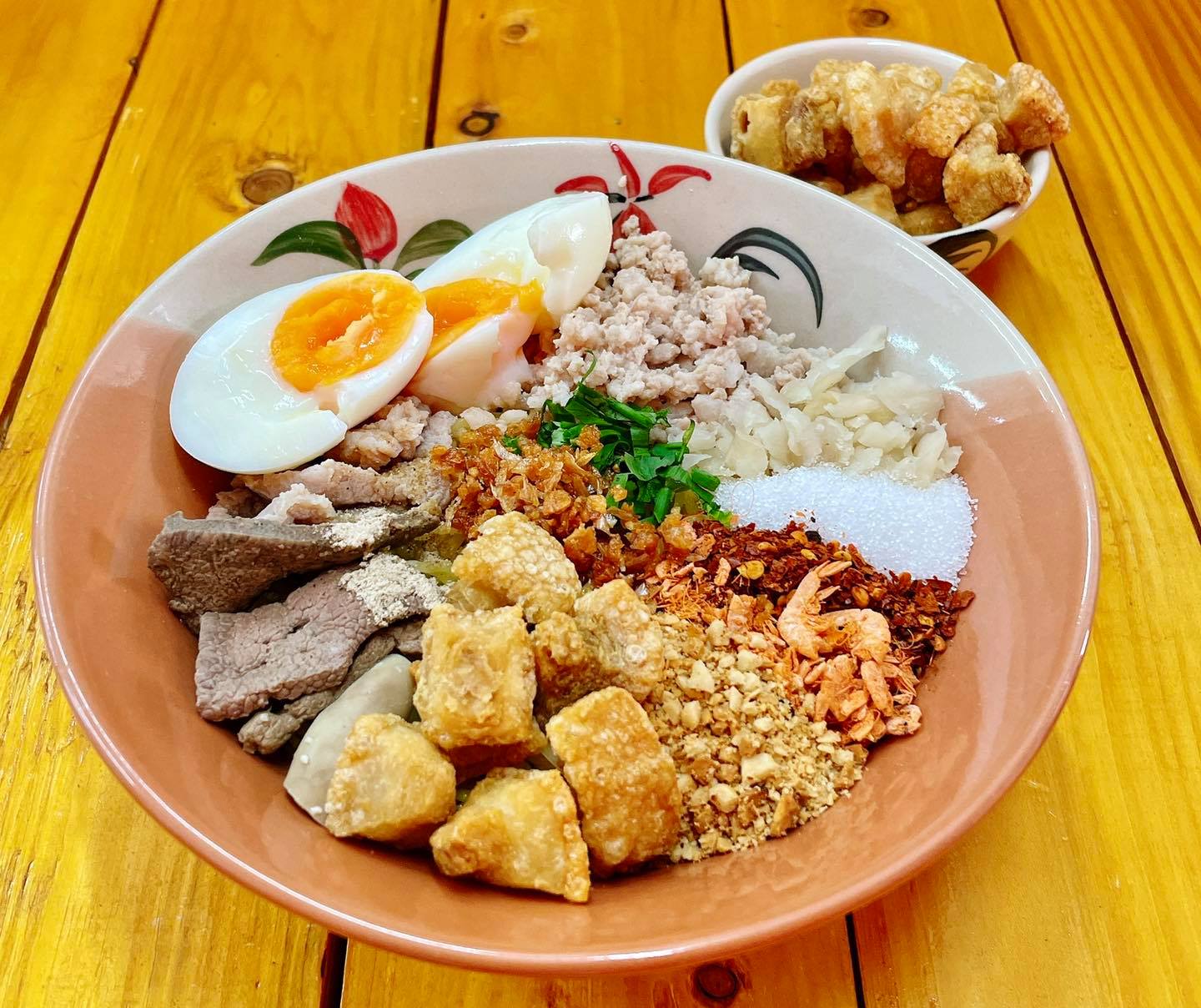 ก๋วยเตี๋ยวต้มยำเจ้ดำ200ปี, ก๋วยเตี๋ยวต้มยำนายฮัน, ปากแดงก๋วยเตี๋ยวต้มยำ, บ้านก๋วยเตี๋ยวต้มยำหมูเด้ง ลาดพร้าว101, ก๋วยเตี๋ยวต้มยำไข่ลาวา, ก๋วยเตี๋ยวต้มยำกากหมู สูตรโบราณ ท่าน้ำนนท์, เด็กเส้น, พี่อ้อ ก๋วยเตี๋ยวต้มยำกุ้ง