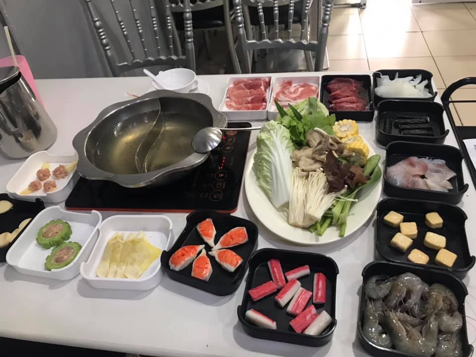 Baan suki, Y.O.U หมูกระทะ, JJANG restaurant and BBQ, ฮ่องเต้ สุกี้-ปิ้งย่าง บุฟเฟ่ต์, สุกี้ตี๋น้อย, สาขาเลียบด่วนเอกมัยรามอินทรา, BestBeef, ปิ้ง-ย่างเทวดา, Happy Suki, 18 มงกุฎ สุกี้-ชาบู, สุกี้ดารา, อร่อยติ่มซำ สุกี้สไตล์ฮ่องกง