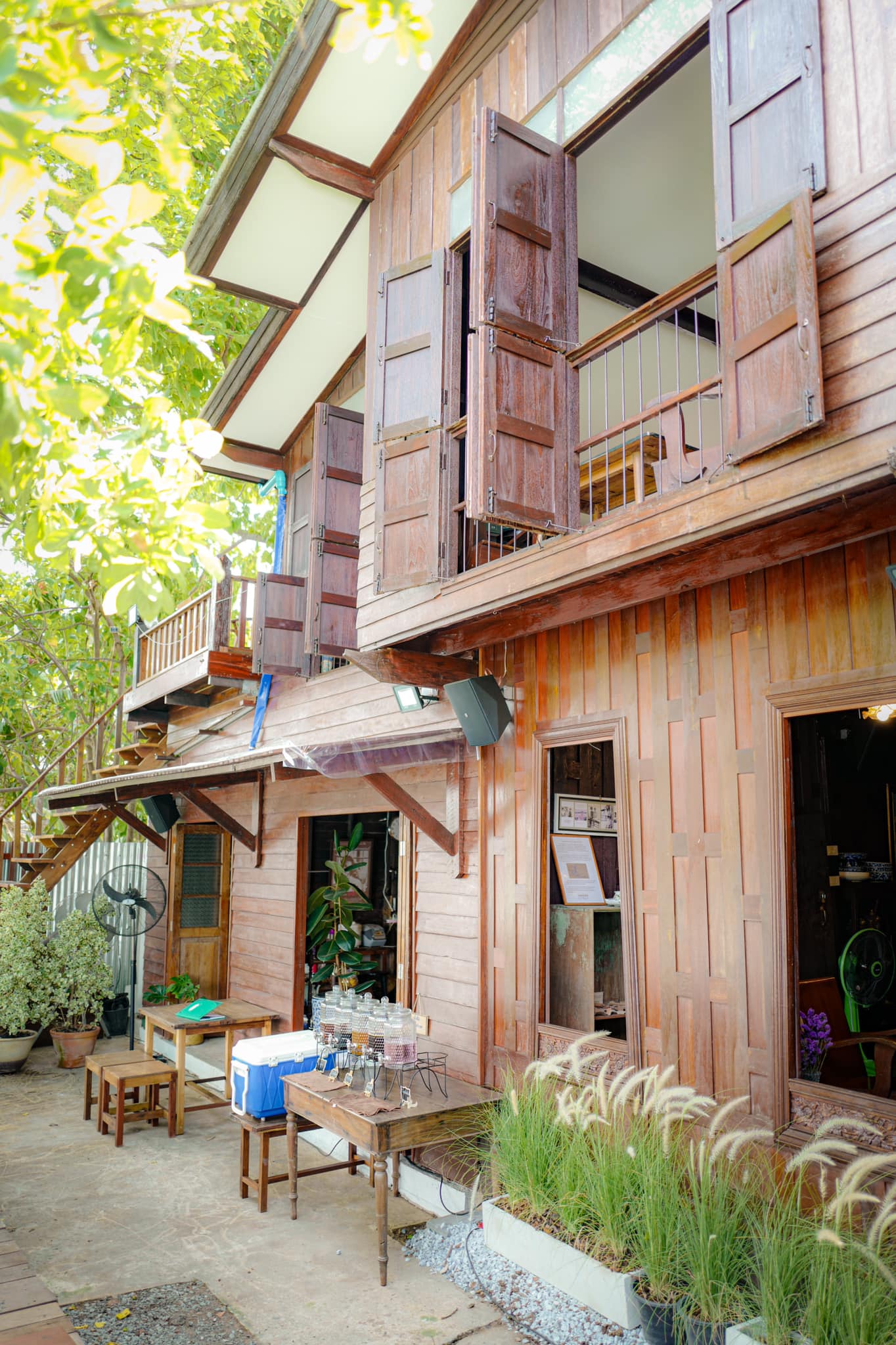 รำไร, ธรรมชาติโอชา, Rangnok Cafe&amp;Bar, บ้านท่าน้ำนนท์ Chaopraya antique Cafe, THE COUSIN, เพลิน Zaab Cafe, สายน้ำคาเฟ่ เกาะเกร็ด, สวนกู เดอะคาเฟ่, กาแฟบ้านเลขที่ ๑, 5522cafe, Rongsi Studio, คลองอ้อมคาเฟ่, คาเฟ่บ้านเฮีย