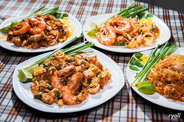 บ้านใหญ่ผัดไทยเตาถ่าน, ผัดไทยคุณยาย เสนาวิลล่า, ซอย7 แฮปปี้แลนด์, ผัดไทยหน้าช่องฯ, ผัดไทยายแถม ถนนวิสุทธิกษัตริย์, ทิพย์สมัย ผัดไทยประตูผี, ลุงภา ผัดไทย เจ้าเก่า, ผัดไทยเสวย ลาดพร้าว71, ประทุมทิพย์ผัดไทย, ผัดไทยวังหิน Showปัง, พรพิมลผัดไทย หอยทอด ราดซอสมันกุ้งรัชดา3แยก8 , เฮงหอยทอดชาวเล, ผัดไทยไฟทะลุ, ผัดไท นรกแตก, ผัดไทยรสเด็ดวงเวียนใหญ่ ไม่ใส่ผงชูรส, สอบถามเพิ่มเติม โทร. 02 438 8388, ผัดไทเทเวศร์ 359