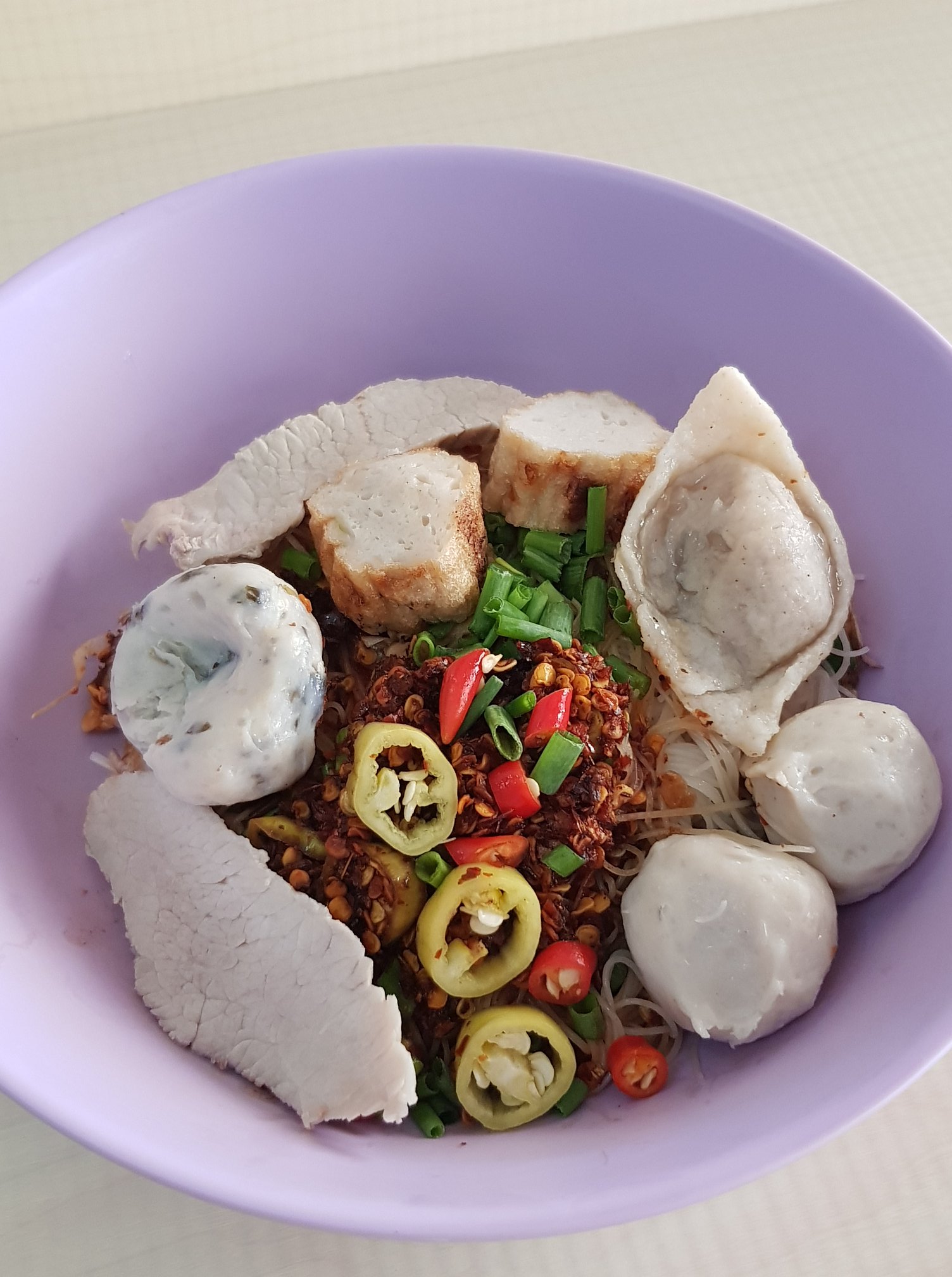 ก๋วยเตี๋ยวลูกชิ้นปลาเจ๊ปุ๊ย ห้าแยกพลับพลาชัย, ข้าวต้มแห้งคุณนิด สาขา เยาวราช X ก๋วยเตี๋ยวลูกชิ้นปลาเจ๊ส้ม, ลักตี๋ "六弟" บะหมี่เกี๊ยวทะเล เยาวราช, ห้องอาหารพูนเลิศ(เหลาะงาทิ้น)ข้าวหน้าไก่ห้าแยก, ข้าวต้มปลาตรอกถั่วงอก, ไก่บ้านพริกไทยดำ ห้าแยกพลับพลาไชย, ร้านอาหารครัวดอกไม้ขาว, ร้านไชยพราหมณ์ Made with Heart, ราดหน้า ท่ง ฮั่ว เฮง "เฮียตั๋ง", ข้าวต้มปลา by อุษณีย์, ตุ้ยนุ้ยอีทเทอรี่