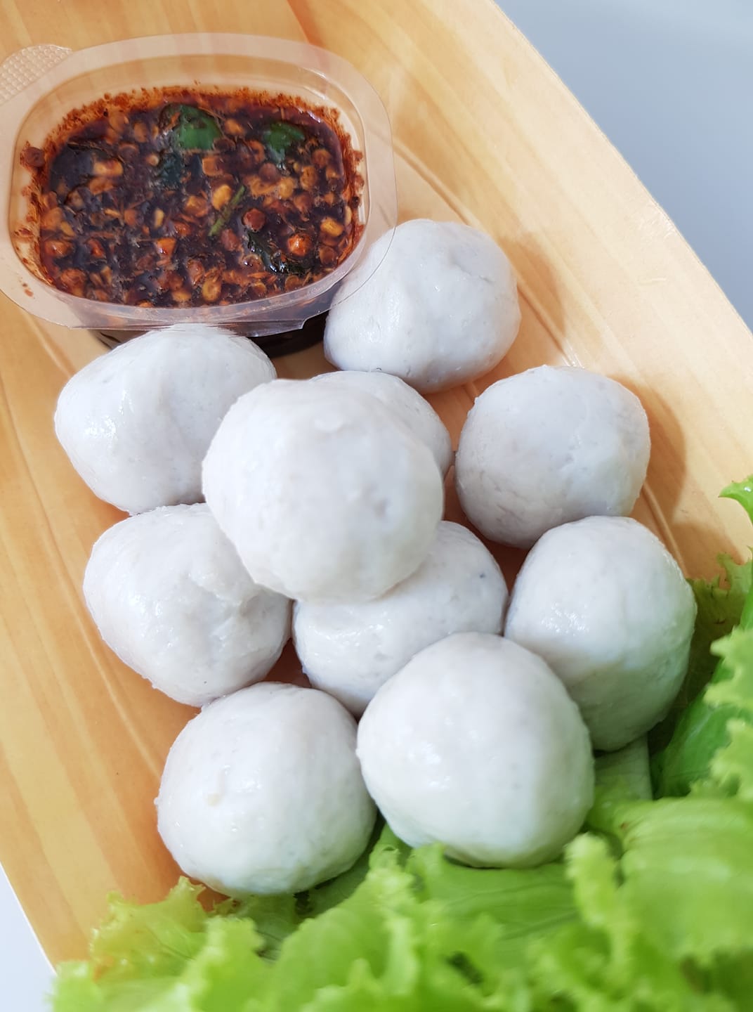 ก๋วยเตี๋ยวลูกชิ้นปลาเจ๊ปุ๊ย ห้าแยกพลับพลาชัย, ข้าวต้มแห้งคุณนิด สาขา เยาวราช X ก๋วยเตี๋ยวลูกชิ้นปลาเจ๊ส้ม, ลักตี๋ "六弟" บะหมี่เกี๊ยวทะเล เยาวราช, ห้องอาหารพูนเลิศ(เหลาะงาทิ้น)ข้าวหน้าไก่ห้าแยก, ข้าวต้มปลาตรอกถั่วงอก, ไก่บ้านพริกไทยดำ ห้าแยกพลับพลาไชย, ร้านอาหารครัวดอกไม้ขาว, ร้านไชยพราหมณ์ Made with Heart, ราดหน้า ท่ง ฮั่ว เฮง "เฮียตั๋ง", ข้าวต้มปลา by อุษณีย์, ตุ้ยนุ้ยอีทเทอรี่