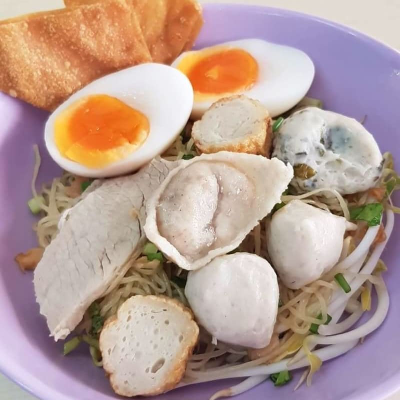 ก๋วยเตี๋ยวลูกชิ้นปลาเจ๊ปุ๊ย ห้าแยกพลับพลาชัย, ข้าวต้มแห้งคุณนิด สาขา เยาวราช X ก๋วยเตี๋ยวลูกชิ้นปลาเจ๊ส้ม, ลักตี๋ "六弟" บะหมี่เกี๊ยวทะเล เยาวราช, ห้องอาหารพูนเลิศ(เหลาะงาทิ้น)ข้าวหน้าไก่ห้าแยก, ข้าวต้มปลาตรอกถั่วงอก, ไก่บ้านพริกไทยดำ ห้าแยกพลับพลาไชย, ร้านอาหารครัวดอกไม้ขาว, ร้านไชยพราหมณ์ Made with Heart, ราดหน้า ท่ง ฮั่ว เฮง "เฮียตั๋ง", ข้าวต้มปลา by อุษณีย์, ตุ้ยนุ้ยอีทเทอรี่