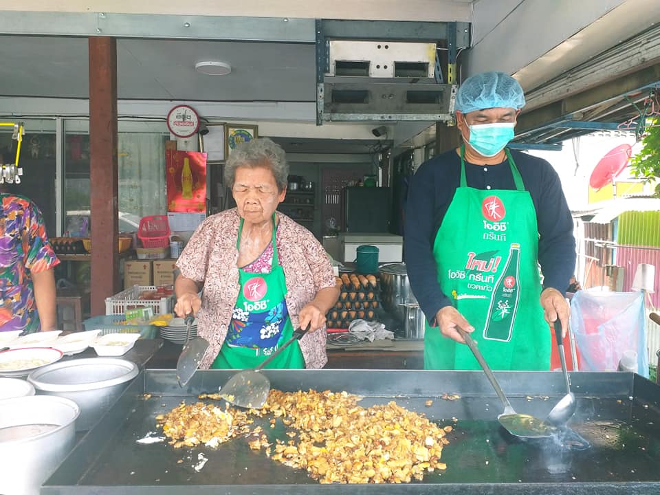 ก๋วยเตี๋ยวสูตรโบราณป้าพร, ร้านหอยทอดสิงห์บุรี, หมูสะเต๊ะ เฮียแกละ, ร้านจุ้งบริการ, ก๋วยเตี๋ยวหมูเฮียติ่ง, ก๋วยเตี๋ยวหมูเฮียติ่ง เปิดบริการตามปกติ ทุกวัน เวลา 10:00–19:00 น. สอบถามเพิ่มเติม โทร. 081 365 8495 , ร้านหอยทอดย่าชิต หน้าวัดธรรมนิยม อยุธยา, ก๋วยเตี๋ยวเรือไก่ฉีกป้าปุ๊, บ้านไม้ริมน้ำ, ก๋วยเตี๋ยวไทยบ้านคุณยายหยด สาขาอยุธยา