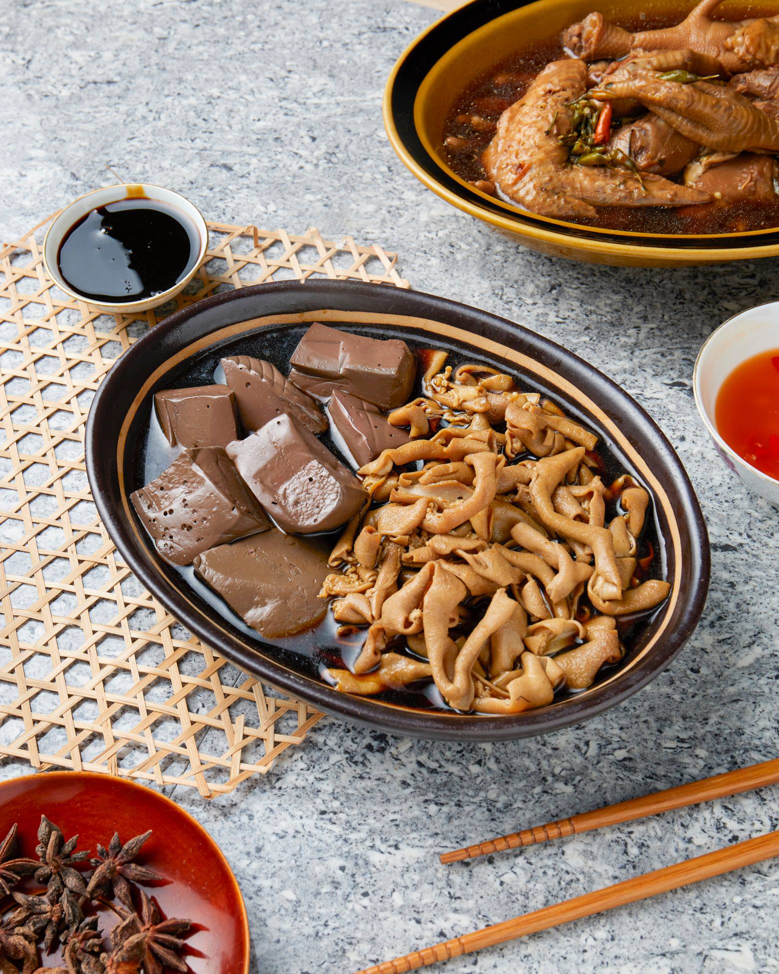 Cypher Gelato, สุกี้จินดา, สาขาลาดพร้าววังหิน, เถ่าชิ่ว น้ำเต้าหู้มือหนึ่ง, เตาถ่าน หมูกระทะ, Unfinished Coffee Roaster, เซี้ยม ก๋วยเตี๋ยวสุโขทัย วังหิน, เครปป้าเฉื่อย, สาขา Plaza Lagoon, เฝอ'54, สาขาลาดพร้าววังหิน 60, ซ้งเป็ดพะโล้, ผัดไทยวังหิน Showปัง, ราดหน้าฟาไฉ, โกวนัน, โกวใหญ่ ก๋วยเตี๋ยวหมูต้มยำ, รัตนา ราชาบะหมี่เกี๊ยวข้าวหมูแดง, ทวีชัยเป็ดพะโล้, กล้วยทอดล้านช้าง, Wood Café, หมูมาไก่ไป, เลิศทิพย์วังหิน, ก๋วยเตี๋ยวต้มยำไข่ลาวา, Buta Shabu, โก โรตีชาชัก ลาดพร้าววังหิน