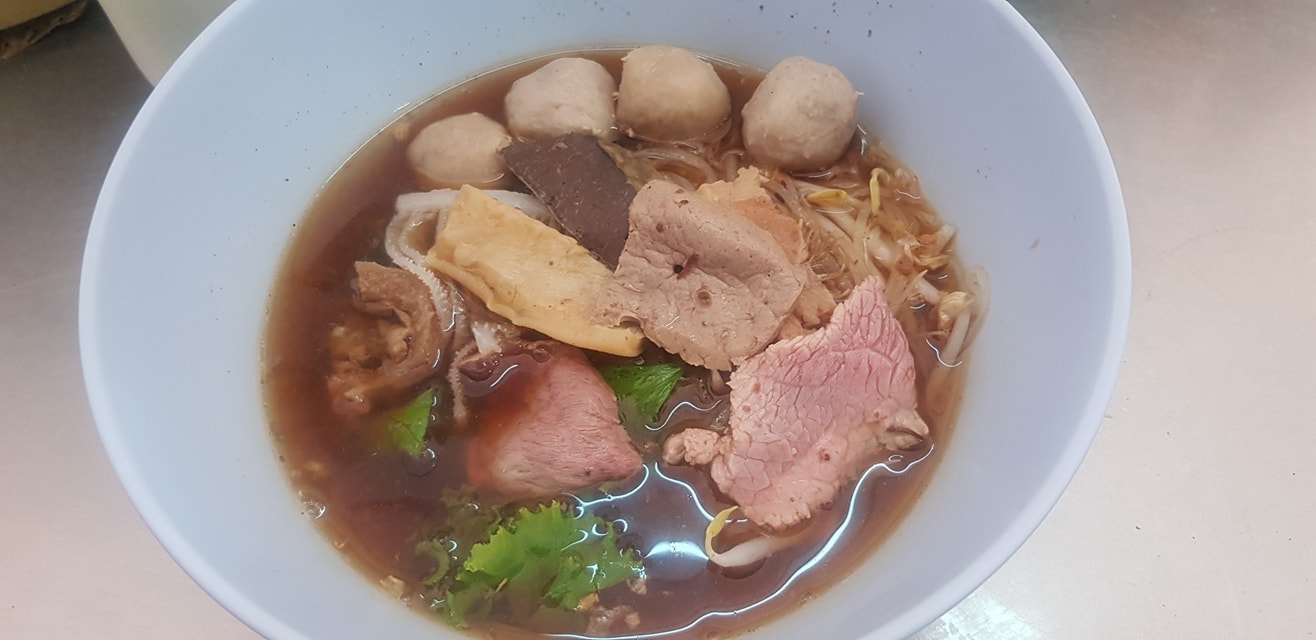 นิยมบุฟเฟ่ต์ ก๋วยเตี๋ยวไก่มะระ, ก๋วยเตี๋ยวเรือ จ้าวคุณ Jaokhun ปากน้ำ สมุทรปราการ, นายท่าน, เฮียปิงลูกชิ้นปลาหมึก, สำรวยก๋วยเตี๋ยวเนื้อ วัดอโศการาม, ก๋วยเตี๋ยวเรือเติมบุญ, ก๋วยเตี๋ยวปลื้ม เนื้อตุ๋น หมูตุ๋น, ก๋วยเตี๋ยวเนื้อ เจ๊หงษ์ แพรกษา, ก๋วยเตี๋ยวเป็ดเจ๊เต็ง, ต.รุ่งโรจน์ ลูกชิ้นปลา, เนื้อตุ๋น แม่ประคำ อร่อยที่สุดในโลก 24 ชม., เจ๊ลี ก๋วยเตี๋ยวเรืออยุธยา รสเด็ด, ติ๋มก๋วยเตี๋ยวเป็ด, ก๋วยเตี๋ยวลูกชิ้นยักษ์ - สะพานเขียว, ก๋วยเตี๋ยวดาวทอง, ก๋วยเตี๋ยวข้ามฟาก, สถานีรถไฟฟ้าทิพวัล-แบริ่งเก่า, ก๋วยเตี๋ยวเรือตรากบ ปั๊ม ปตท.สมจิตร, เจ๊ดา ก๋วยเตี๋ยวเป็ด ปากน้ำ