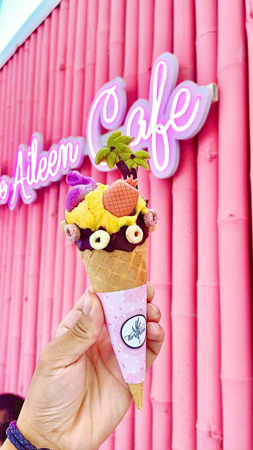 Smitten Cafe and Decor, Thong Ampai Café, THREE Cafe, Continue.cafe, Sunday in 345 cafe, Aprilhouse, The Aileen Cafe', Oliva Cafe, The Kottage Cafe, Plant Cafe, ปิ่นโตนามีตาล, Baan Kanom De'Pathum, Pumpkin Art Town, Mushroom Hut Cafe, KAD Cafe - กาด คาเฟ่, ADAM cafe