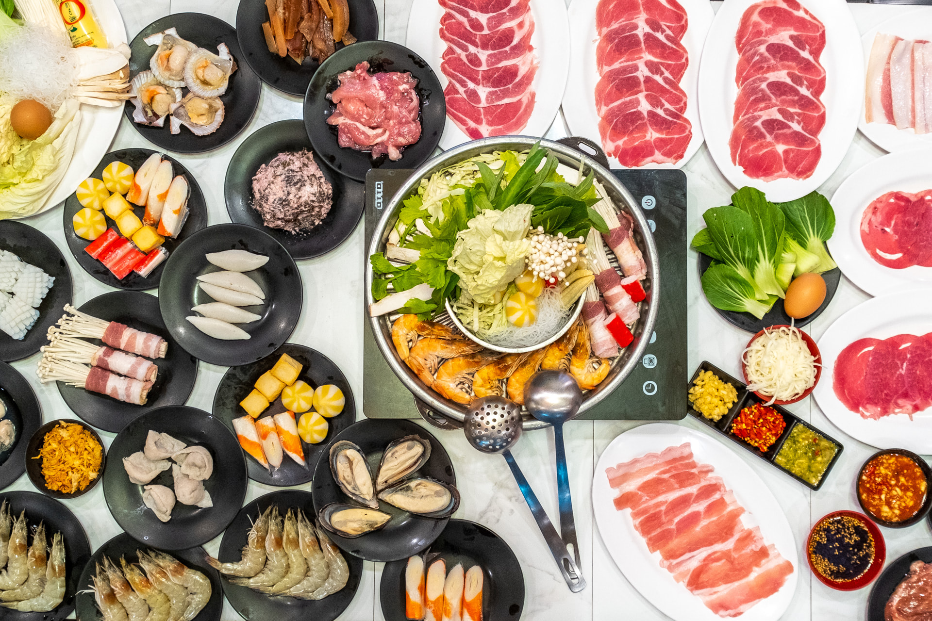 Baan suki, Y.O.U หมูกระทะ, JJANG restaurant and BBQ, ฮ่องเต้ สุกี้-ปิ้งย่าง บุฟเฟ่ต์, สุกี้ตี๋น้อย, สาขาเลียบด่วนเอกมัยรามอินทรา, BestBeef, ปิ้ง-ย่างเทวดา, Happy Suki, 18 มงกุฎ สุกี้-ชาบู, สุกี้ดารา, อร่อยติ่มซำ สุกี้สไตล์ฮ่องกง