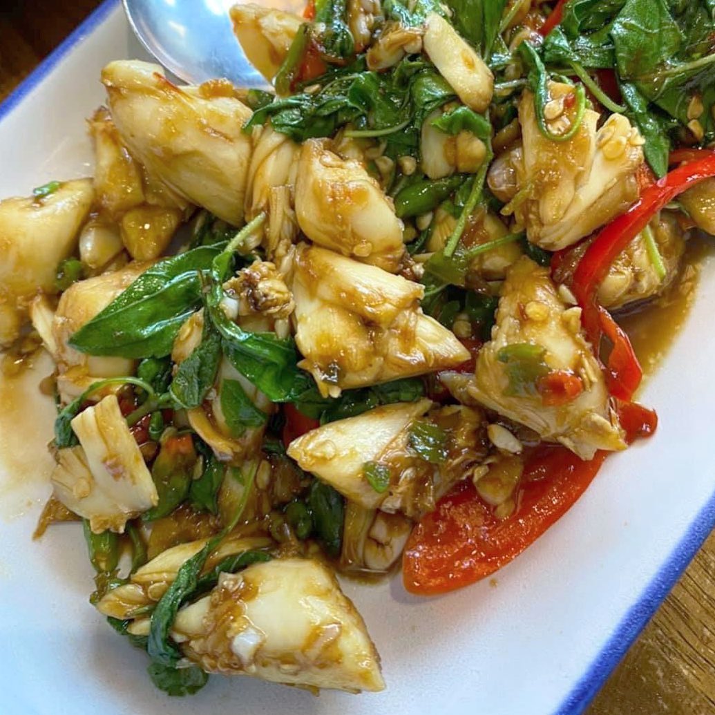 ร้านน้องเจเจ อาหารไทยพื้นบ้าน ซ.หัวหิน43-45, ร้านลุงบังหัวปลาหม้อไฟ หัวหิน, ร้านบ้านครูส่วน by ปลา, Tanya's, ร้านเกี๊ยวปลานำชัย, เจ๊กเปี๊ยะ, ครัวแม่ฬา, บ้านอิสระ, พาสใต้ บาย เชฟเต้หัวหิน Pastay by cheftae, ครัวเจ๊เนี้ยวหัวหิน51, โกหมาก หัวหิน, ซาลาเปาเตาถ่าน BY ยายม่วย, ร้านขนมไทยแม่เก็บหัวหิน, ครัวแม่กะเมย