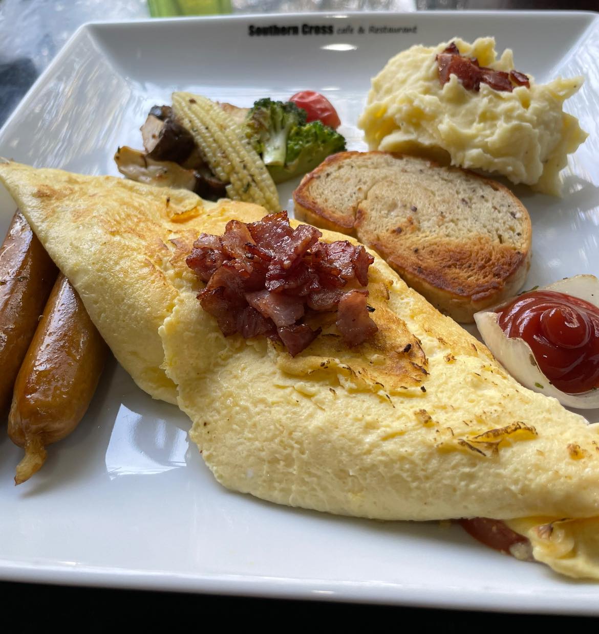 กอบัว, บ้านอาหารไทย, บ้านบัว, บ้านรั้วไม้ Cuisine &amp; Cafe, ครัวหอมมันปู, ร้านไหน อุทยานหินเขางู ราชบุรี, สวนอาหาร รางตาล, Pakmud แซ่บหมูทะ, สาขาโพธาราม, ถึงพริกถึงขิง, มะม่วงคู่, เนื้อต้มบ้านสิงห์ เจ๊ติ๋ม, โกรกแดง, ชุมทางของอร่อย, Mainichi365, Octospider restaurant, Lim cafe Photaram, ครัวตะนาวศรี สวนผึ้ง ราชบุรี, อาตี๋โกปี๊, โอปอชิฟฟ่อนเค้ก, ก๋วยเตี๋ยวปลาแม่กลอง, ติ๋มเค้กมะพร้าวอ่อน, ก๋วยเตี๋ยวโบราณป้าฮวย, โอ่งข้าวโอ่งน้ำ, ครัวม่อนไข่ สวนผึ้ง ราชบุรี, ShabuDo