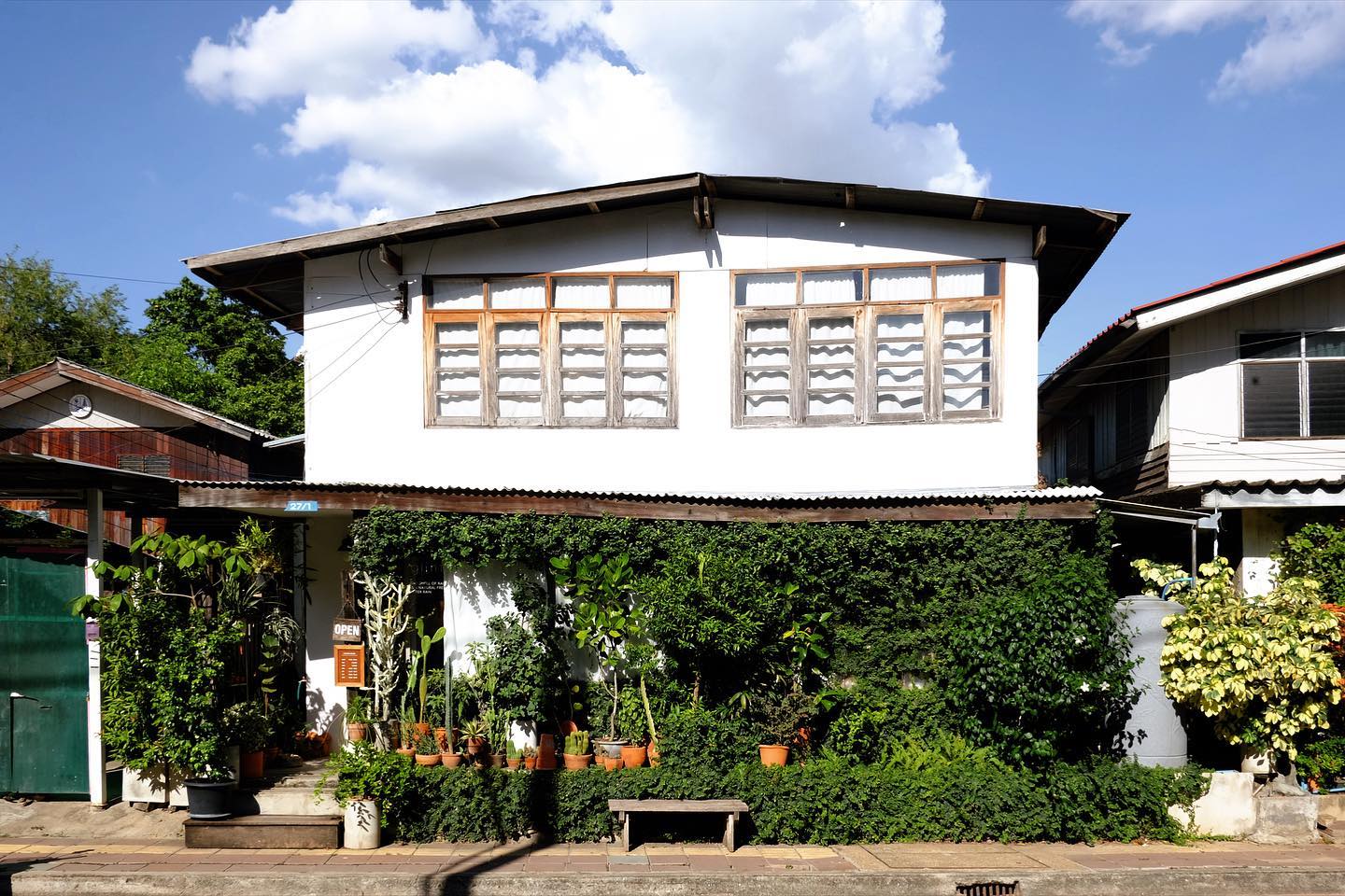 White House Forest, เกษม : KASEM Coffee, Rosie.nak, Luk Labb Coffee, Grande KAFE, KFD in Town, สวรรค์บ้านนา คาเฟ่ Food &amp; Drink, กอหญ้า คาเฟ่, ณ บุ่ง Coffee, polar polar CAFE', Yellow Pumpkin, ร้าน Yellow Pumpkin เปิดบริการตามปกติ 11.00-17.00 น. (ปิดวันพฤหัสบดี), I'm home cafe, ประจำอำเภอ, glinfon, 382 Space Café, La-Moon cafe'