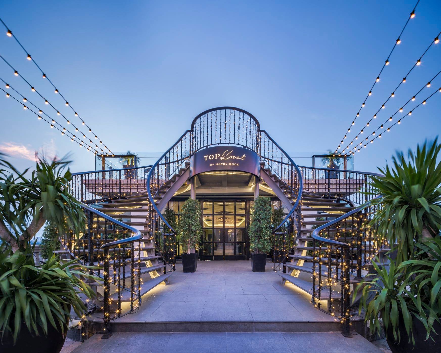 Level 50 by SEE FAH, Sanay Rooftop Bar, Cosmo Bar Bkk, Flashback Rooftop Bar, Dumbo BKK, Wallflowers Cafe, LeeLa Bar, 342 Bar, Peak-A-Boo Bar, SwingBar